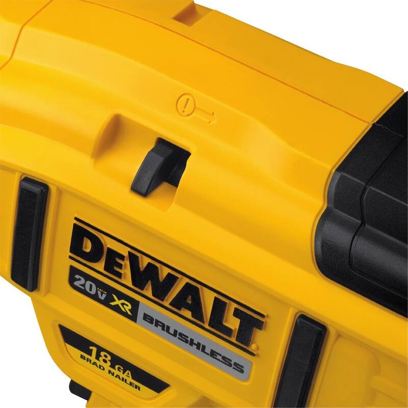 DEWALT 20V MAX XR Clavadora eléctrica inalámbrica de litio-ion de calibre 18, (1) batería de 3.0Ah y cargador - DCN680BW230C
