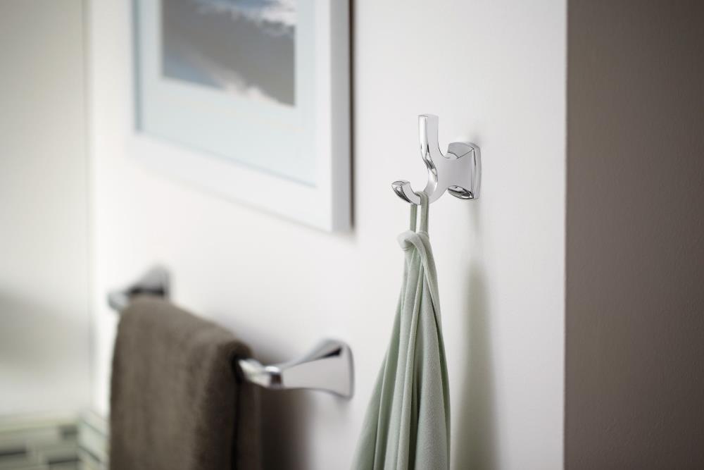 Percha de Toalla de Pared con Gancho Individual en Bronce Aceitado de la línea Voss de Moen