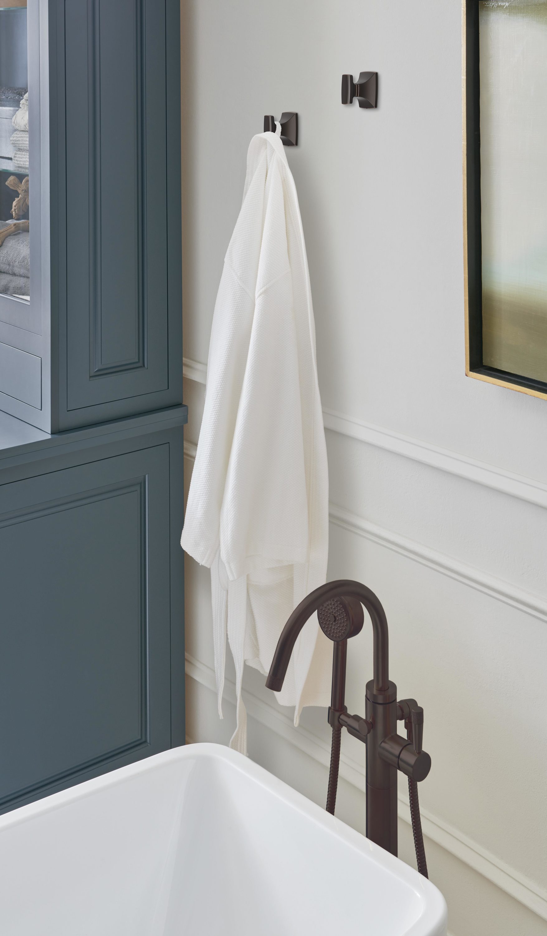 Amerock Highland Ridge Gancho para Toalla montado en Pared de Aceite Frotado en Bronce - BH36010ORB