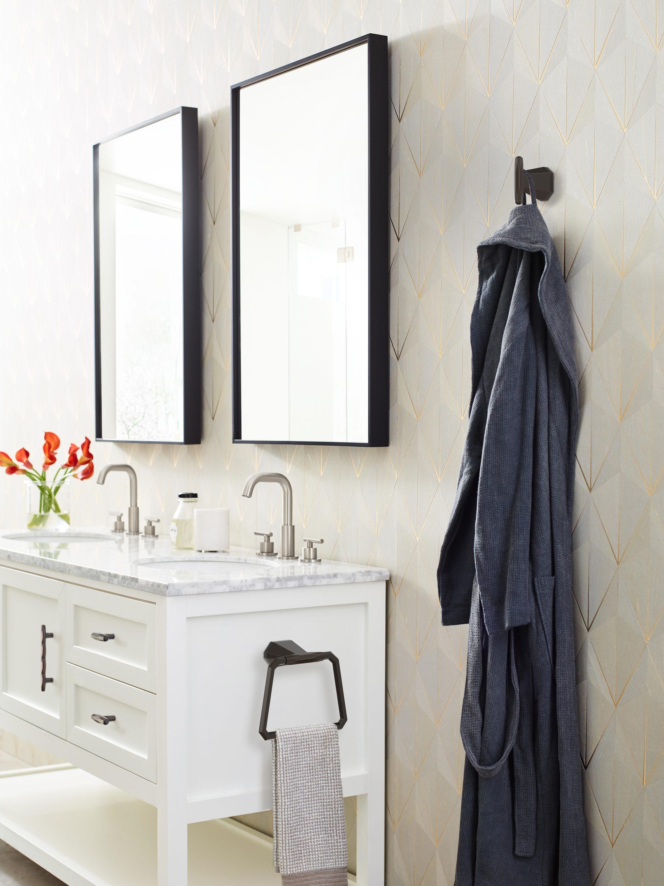 Percha de Toalla de Pared Individual en Bronce Aceitado Amerock St. Vincent