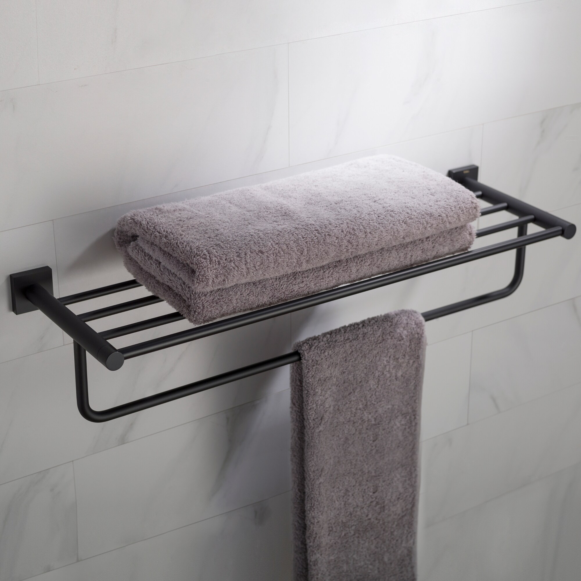 Perchero de toallas de pared en negro mate Kraus Ventus 8 pulgadas x 25.125 pulgadas x 8 pulgadas KEA-17742MB