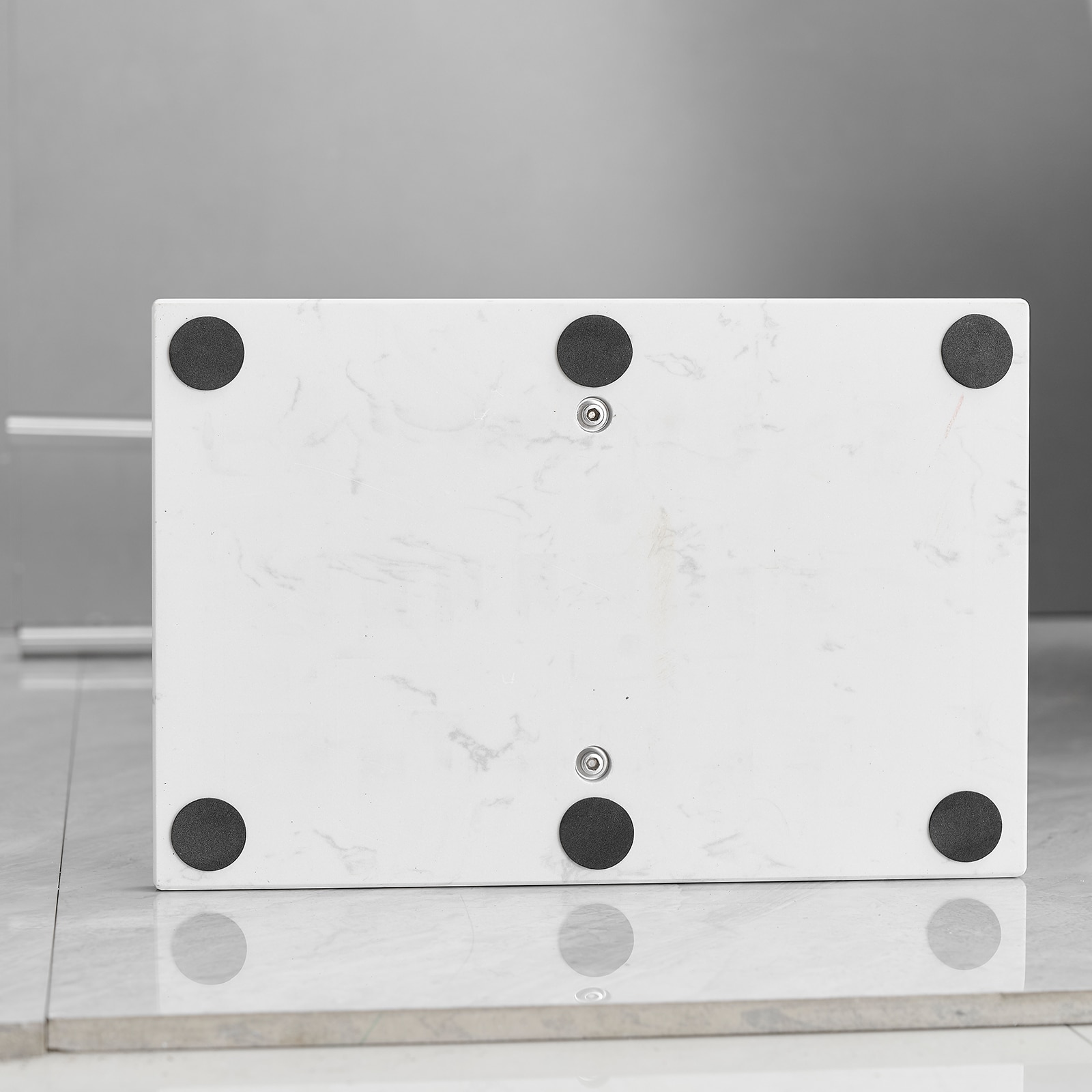 Toallero independiente BWE Tower Racks en oro cepillado de 14 pulgadas x 16 pulgadas x 15.75 pulgadas - A-91058-BG