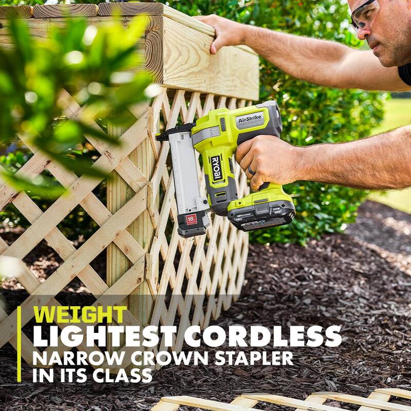 RYOBI ONE+ 18V Clavadora de corona estrecha de calibre 18 inalámbrica con clavos de calibre 18, batería de 2.0 Ah y cargador - P321-P361-PSK005