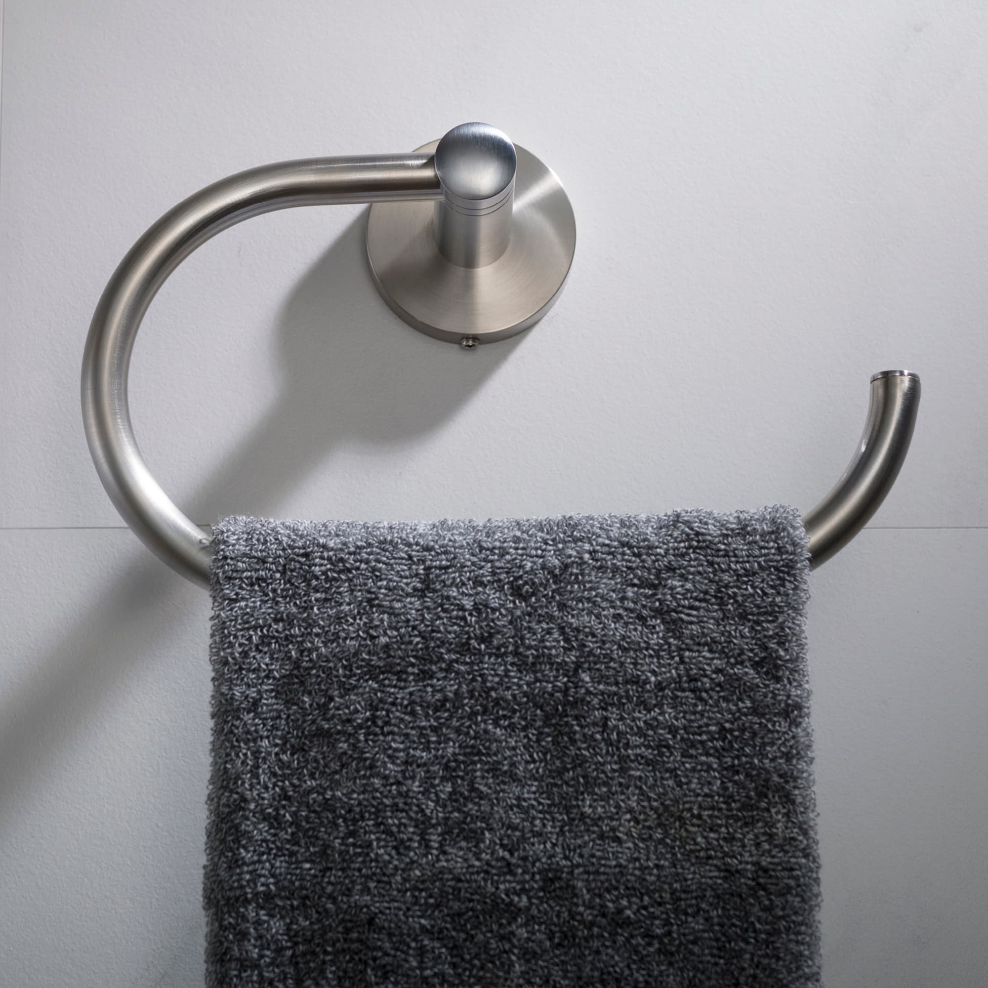 Kraus Elie Soporte de Toalla de Baño Individual Montado en Pared de Níquel Cepillado KEA-18825BN