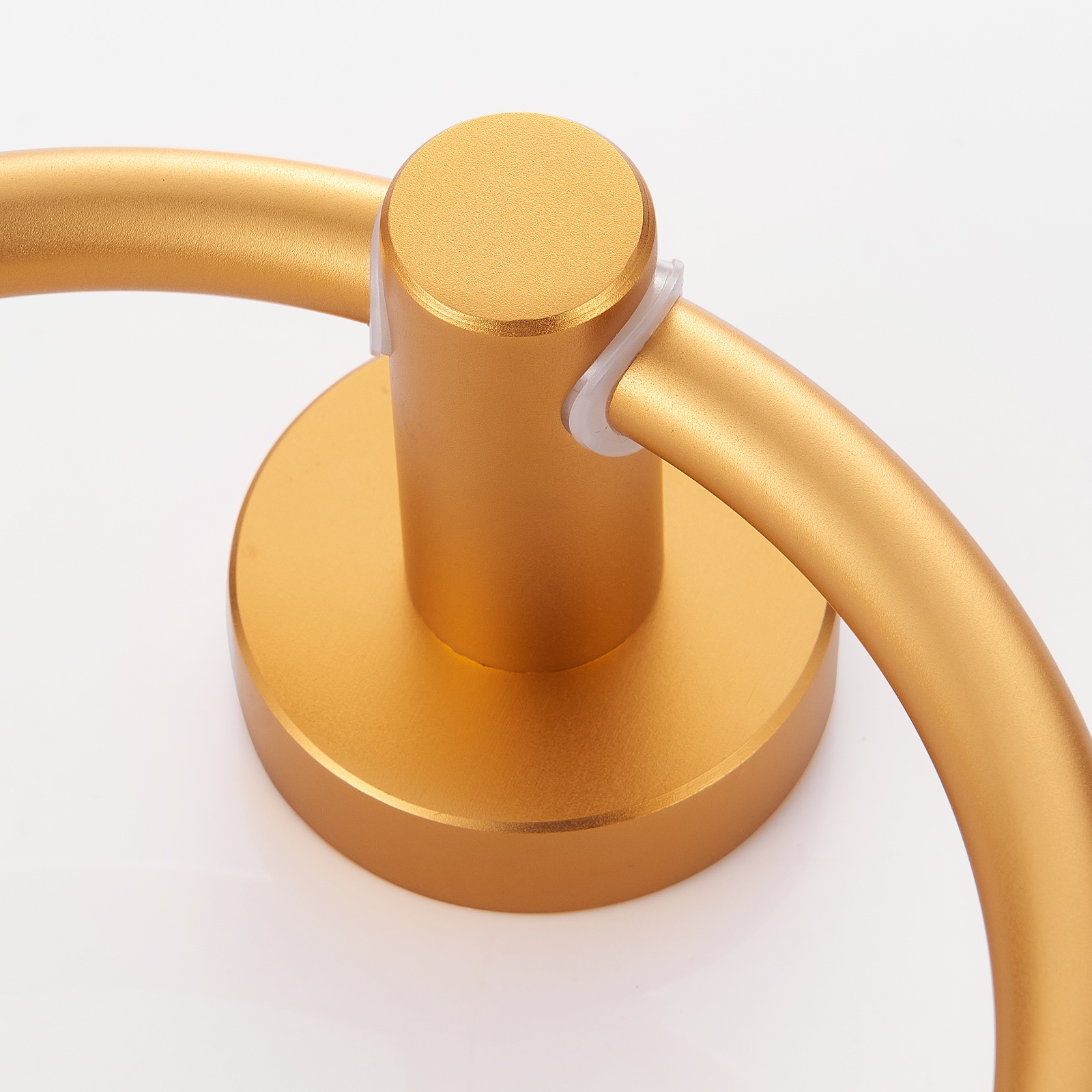 Aro para toalla de pared color oro cepillado de Nestfair SX-DRM004