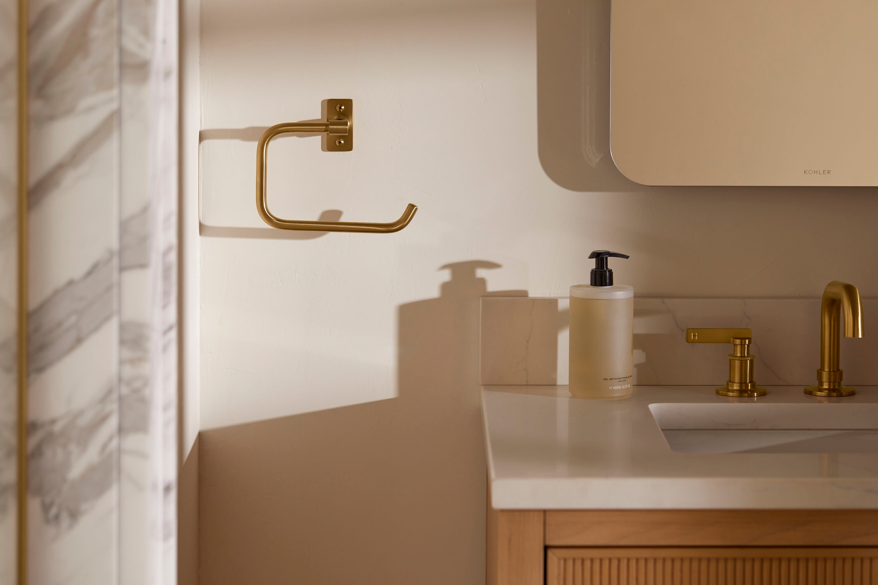 Aro de Toalla Individual de Montaje en Pared en Negro Mate KOHLER Castia by Studio McGee