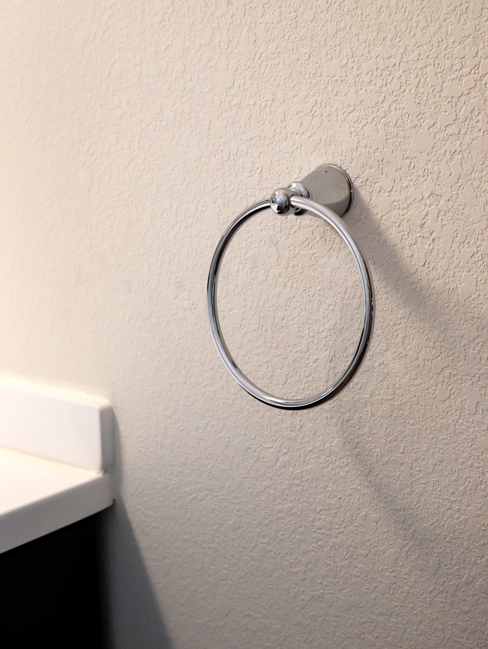 Soporte para Toalla Individual de Montaje en Pared de Cromo Pulido de Design House Kassel 558205