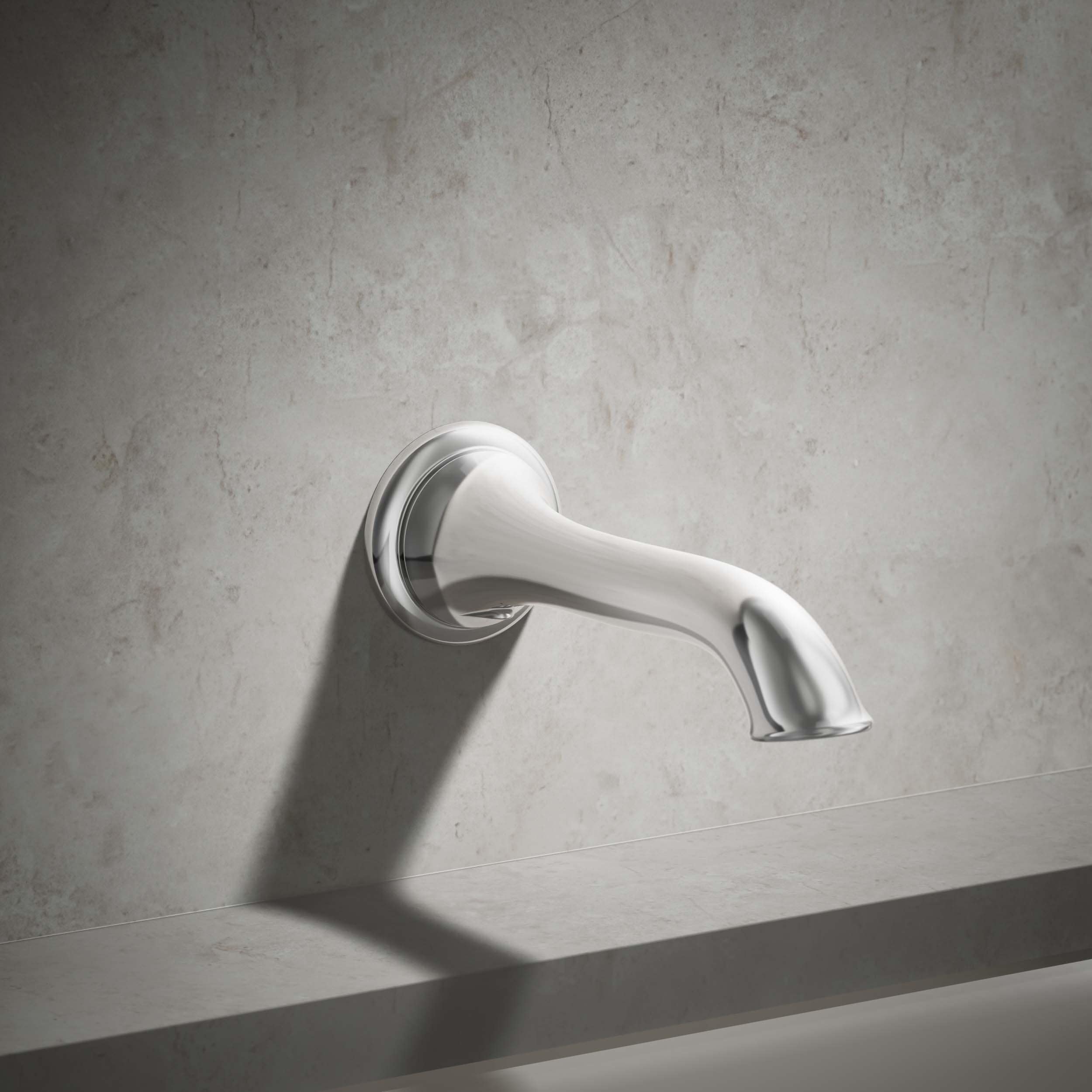 Caño de bañera cromado brillante de KOHLER