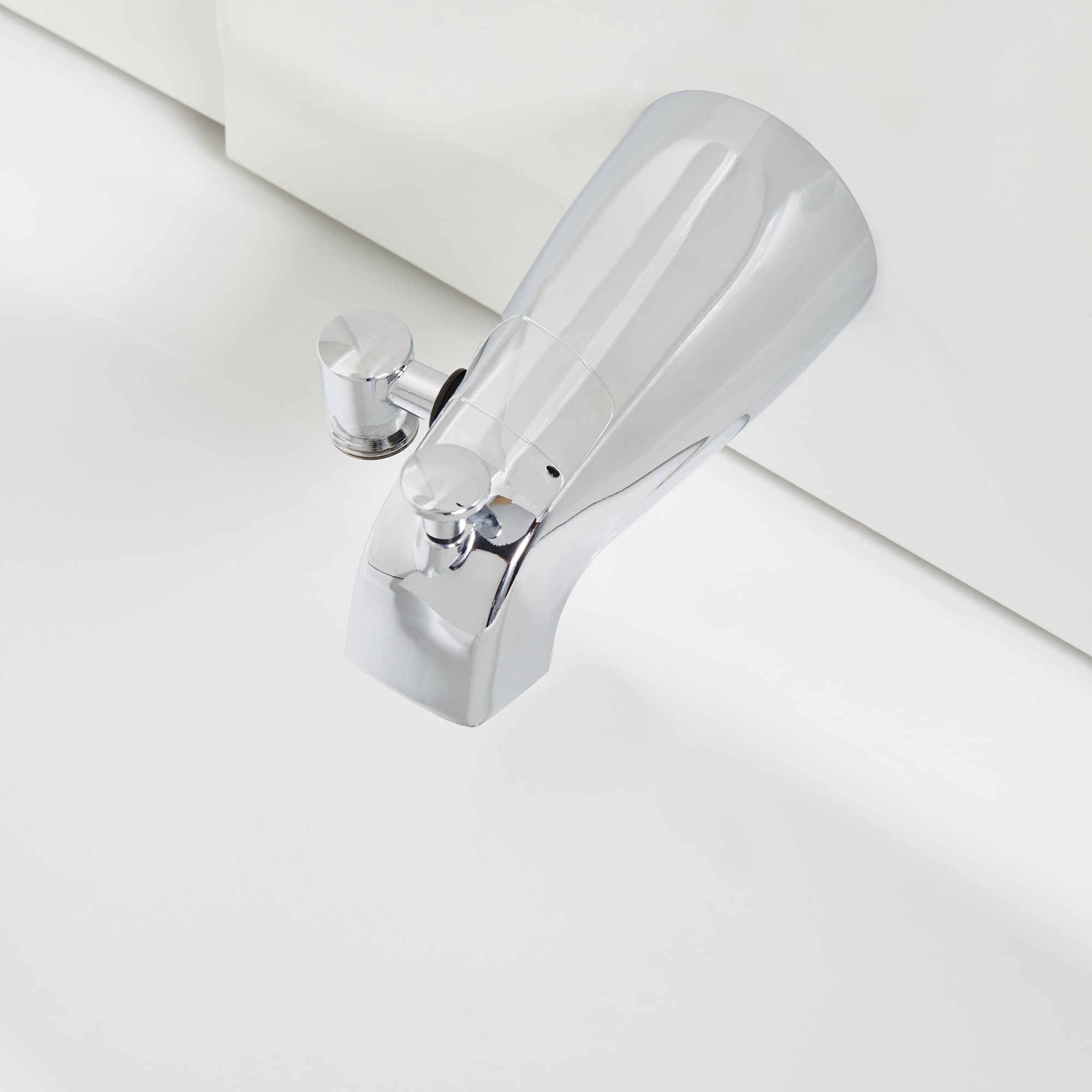 Caño para bañera con desviador, ajuste universal, cromado Delta U1072-PK
