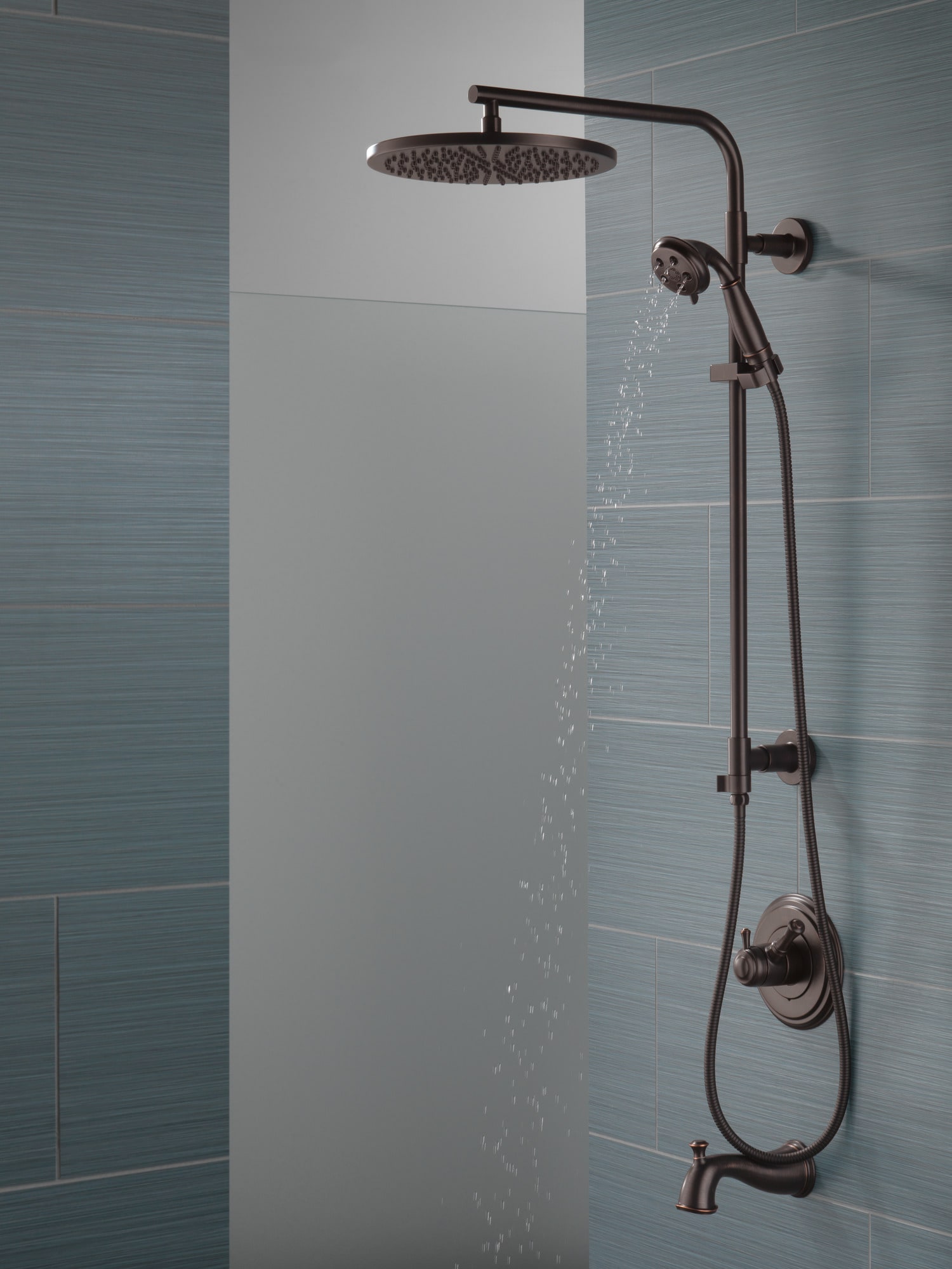 Caño para bañera con diverter universal en bronce aceitado Delta RP72565RB