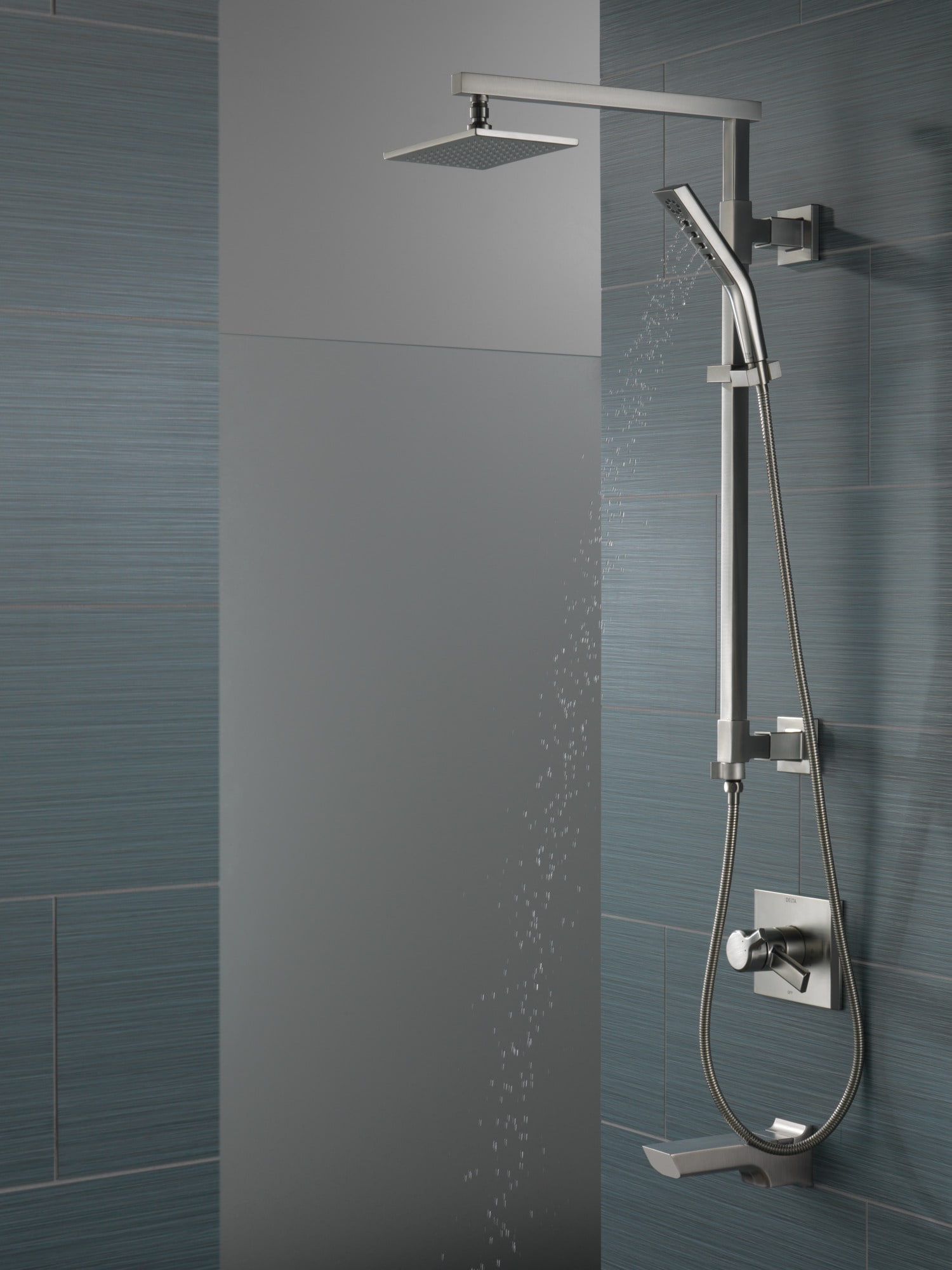 Caño de Bañera con Diverter Universal en Acero Inoxidable Lumicoat Delta RP90158SSPR
