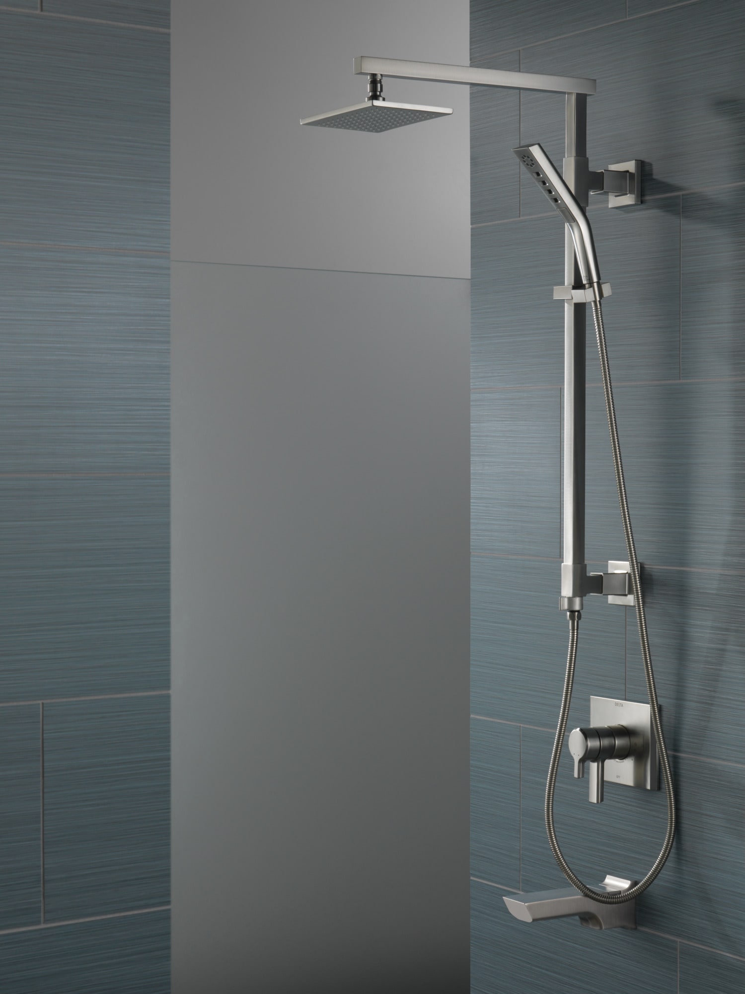 Caño de Bañera con Diverter Universal en Acero Inoxidable Lumicoat Delta RP90158SSPR
