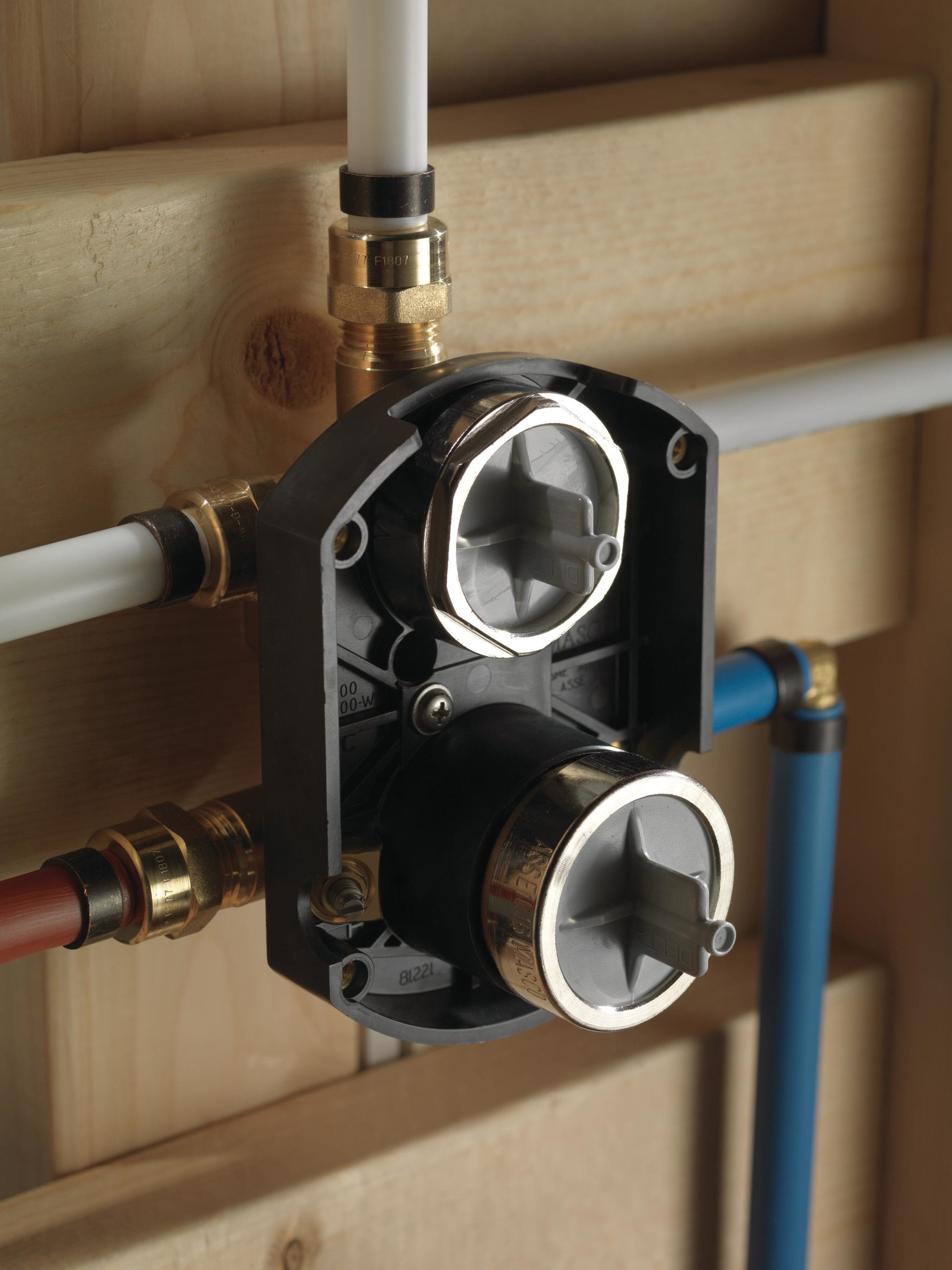 Válvula desviadora de latón Delta 1/2 pulgadas ID Compresión x 1/2 pulgadas OD Compresión R22000