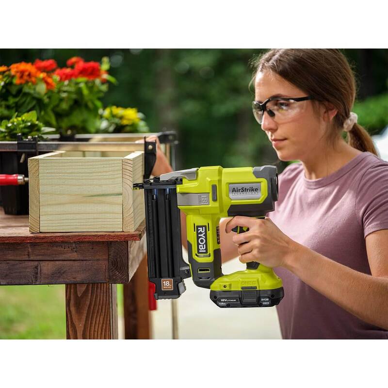 RYOBI ONE+ 18V Clavadora inalámbrica AirStrike de calibre 18 con lija de hoja 1/4 inalámbrica (solo herramientas) - P321-PCL401B