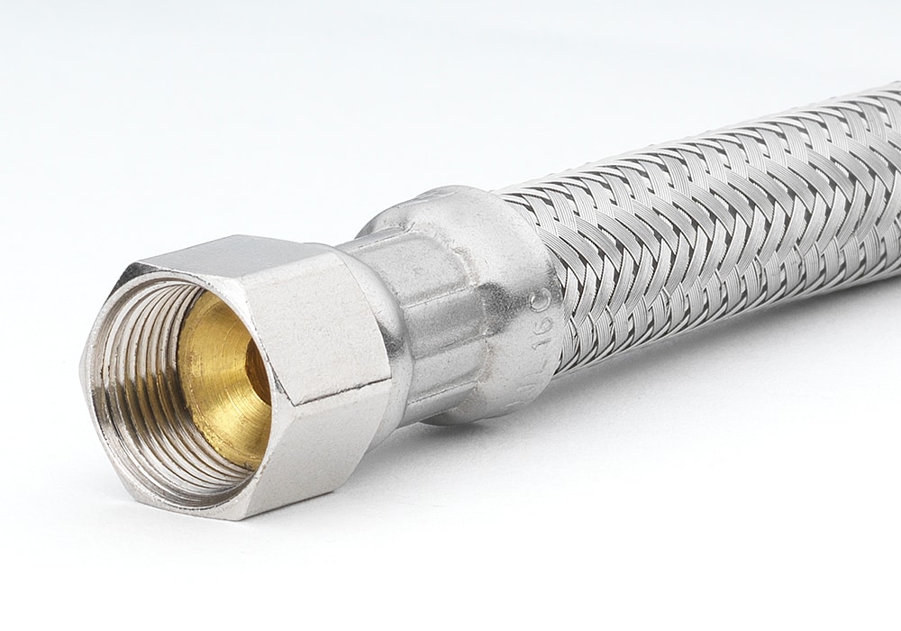 Línea flexible de suministro de acero inoxidable trenzado para inodoro RELIABILT de 3/8 pulgadas flare x 7/8 pulgadas FIP x 12 pulgadas 7233-12-38-3-RB