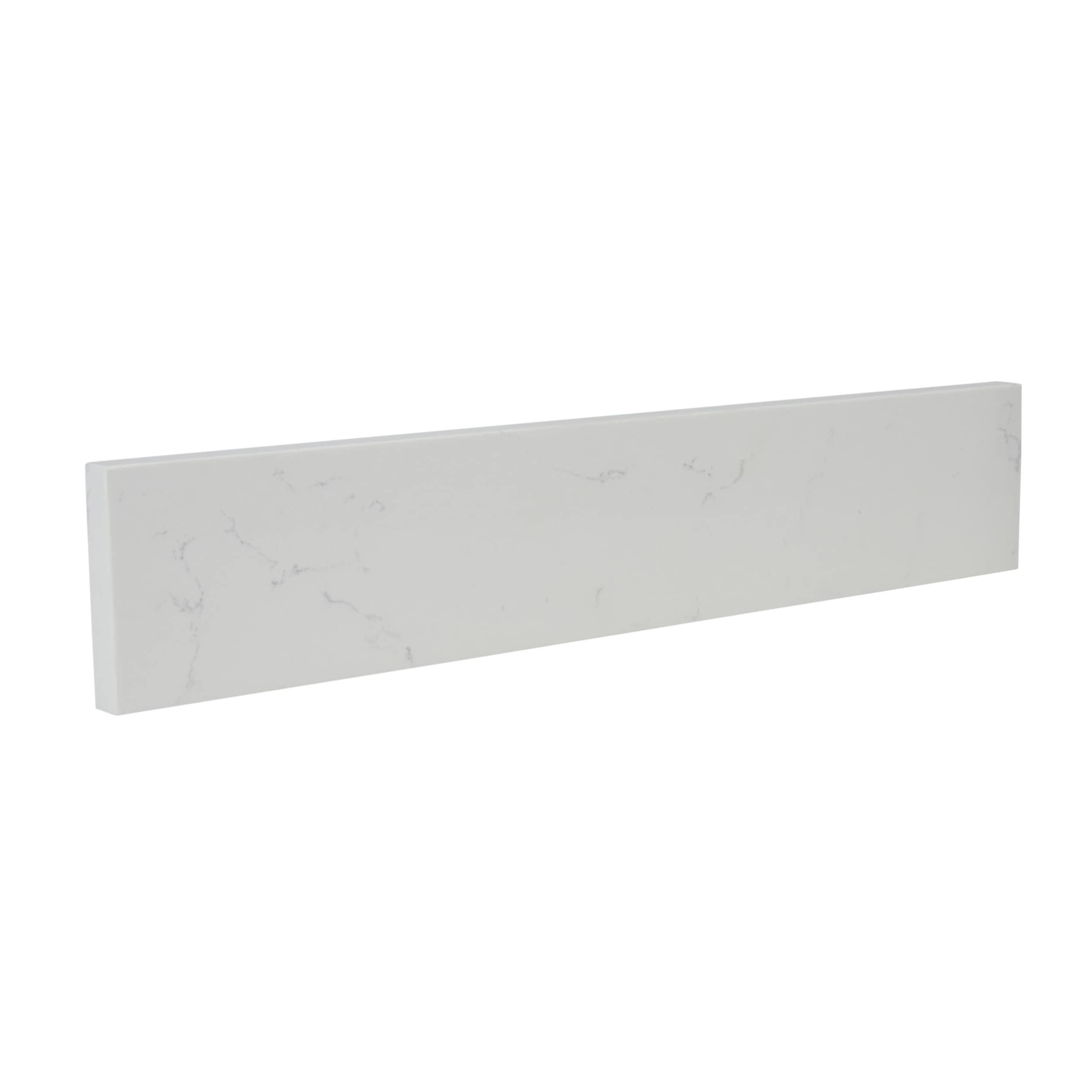 Salpicadera lateral de baño de mármol blanco natural de carrara de 4 pulgadas de alto x 21 pulgadas de largo de allen + roth 261415