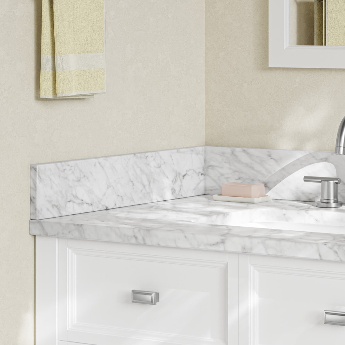 Salpicadura lateral de baño de mármol natural Carrara de 4 pulgadas de alto x 21 pulgadas de largo de allen + roth