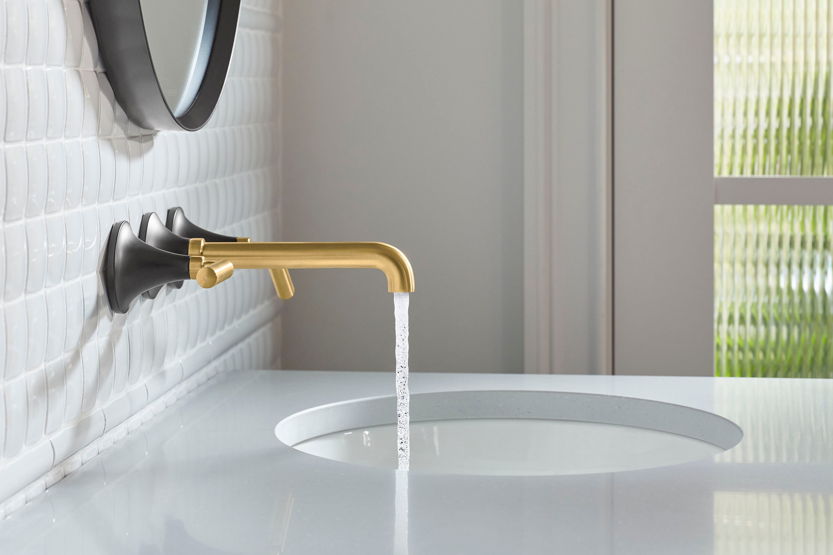 Tocador de baño con doble lavamanos bajo cubierta de cuarzo Eternal Serena de 61 pulgadas x 22.44 pulgadas y 2 orificios de KOHLER Silestone