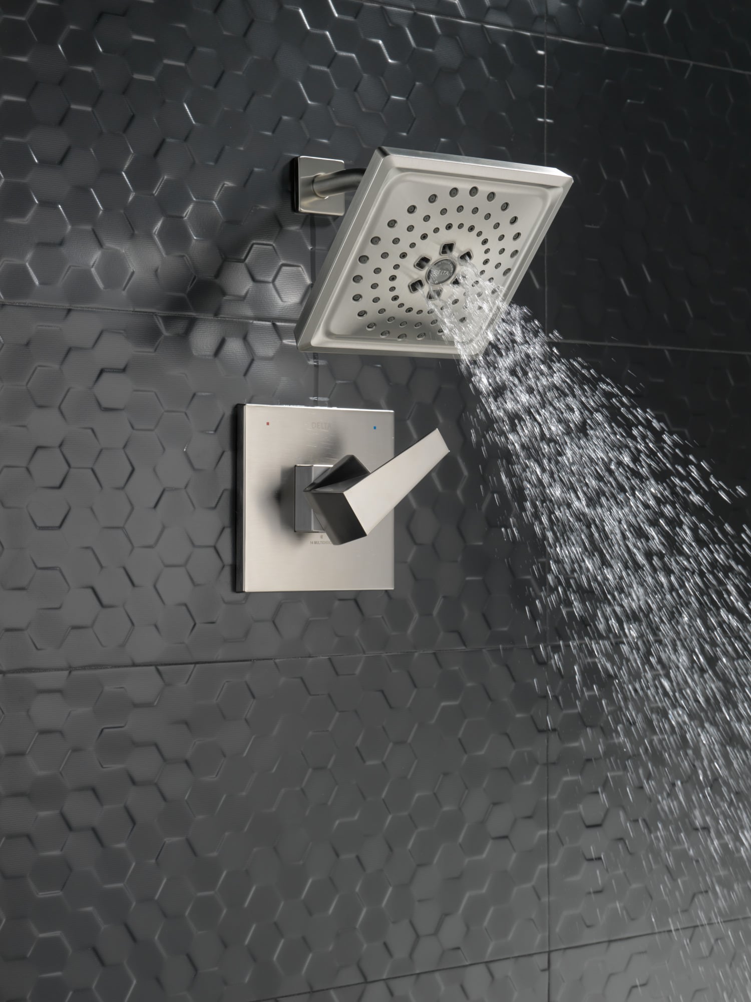 Grifo para bañera y ducha de 1 mango con función múltiple de acero inoxidable Delta Trillian Lumicoat de 7.625 pulgadas cuadradas con válvula T14243-SS-PR