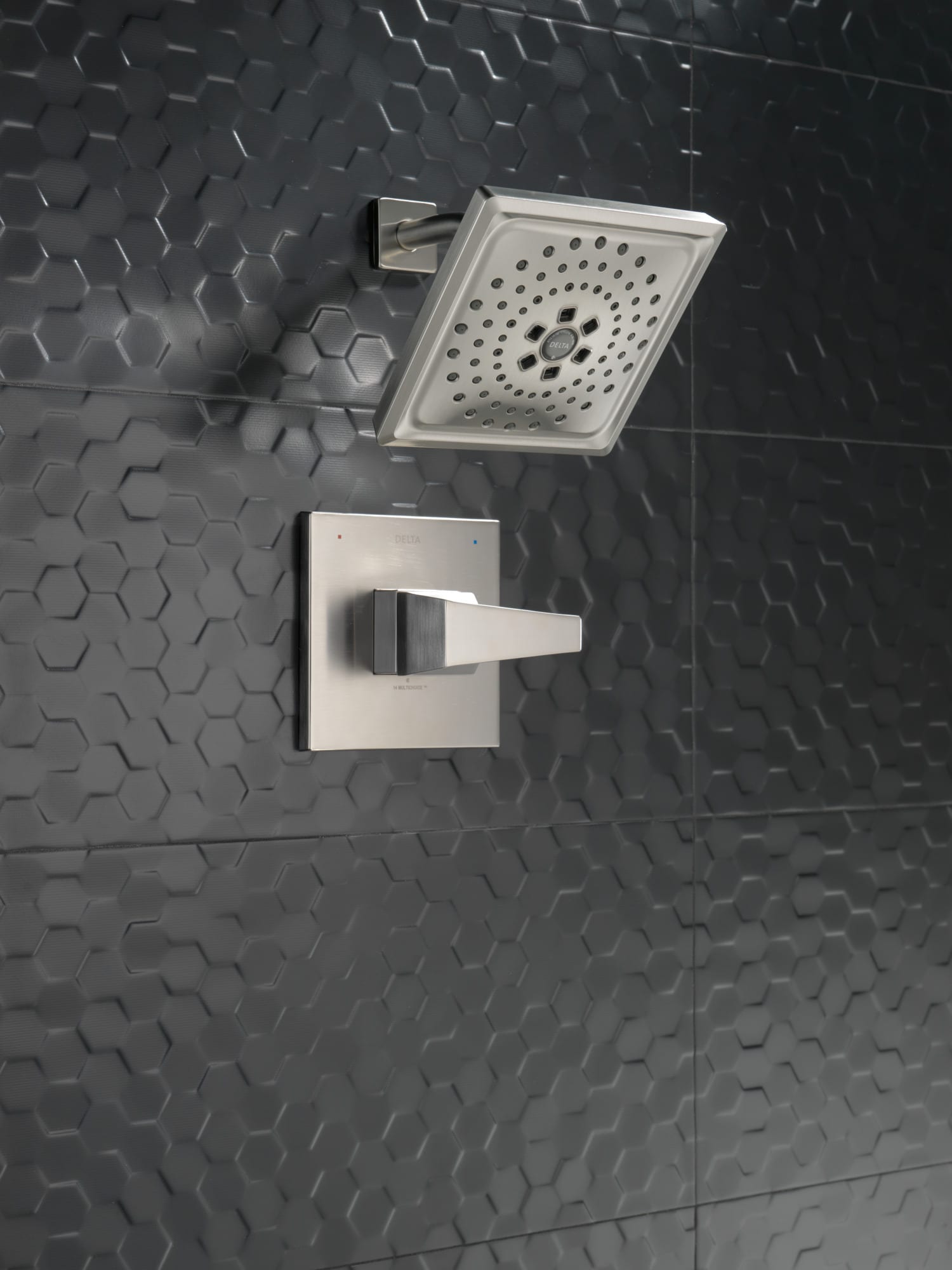 Grifo para bañera y ducha de 1 mango con función múltiple de acero inoxidable Delta Trillian Lumicoat de 7.625 pulgadas cuadradas con válvula T14243-SS-PR
