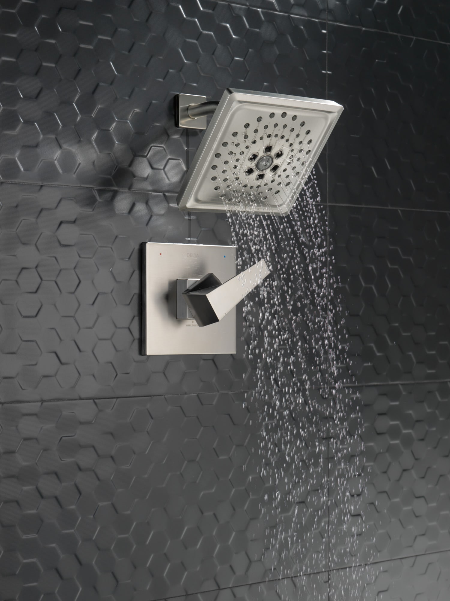 Grifo para bañera y ducha de 1 mango con función múltiple de acero inoxidable Delta Trillian Lumicoat de 7.625 pulgadas cuadradas con válvula T14243-SS-PR
