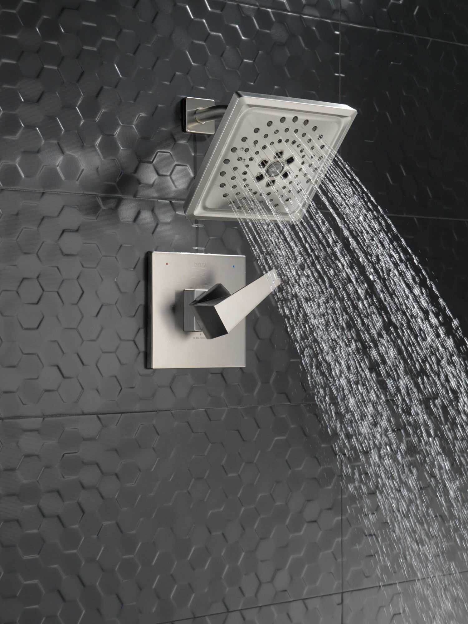 Grifo para bañera y ducha de 1 mango con función múltiple de acero inoxidable Delta Trillian Lumicoat de 7.625 pulgadas cuadradas con válvula T14243-SS-PR