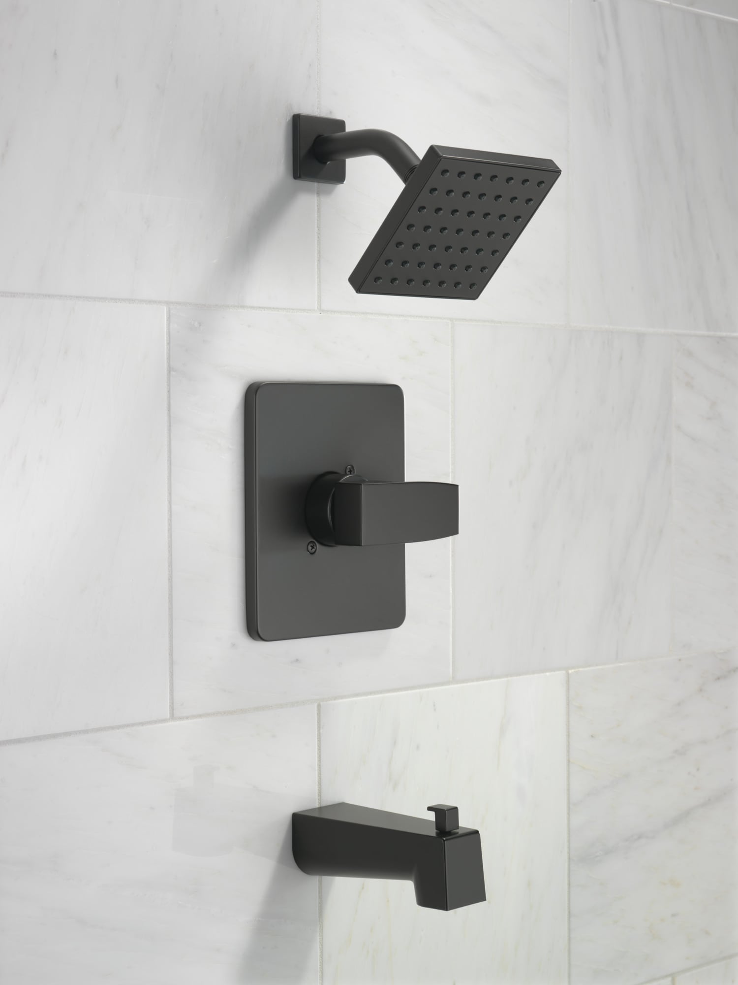 Mezcladora de bañera y regadera cuadrada de 5 pulgadas con acabado mate negro y una sola manija moderna Delta T14467-BL-PP
