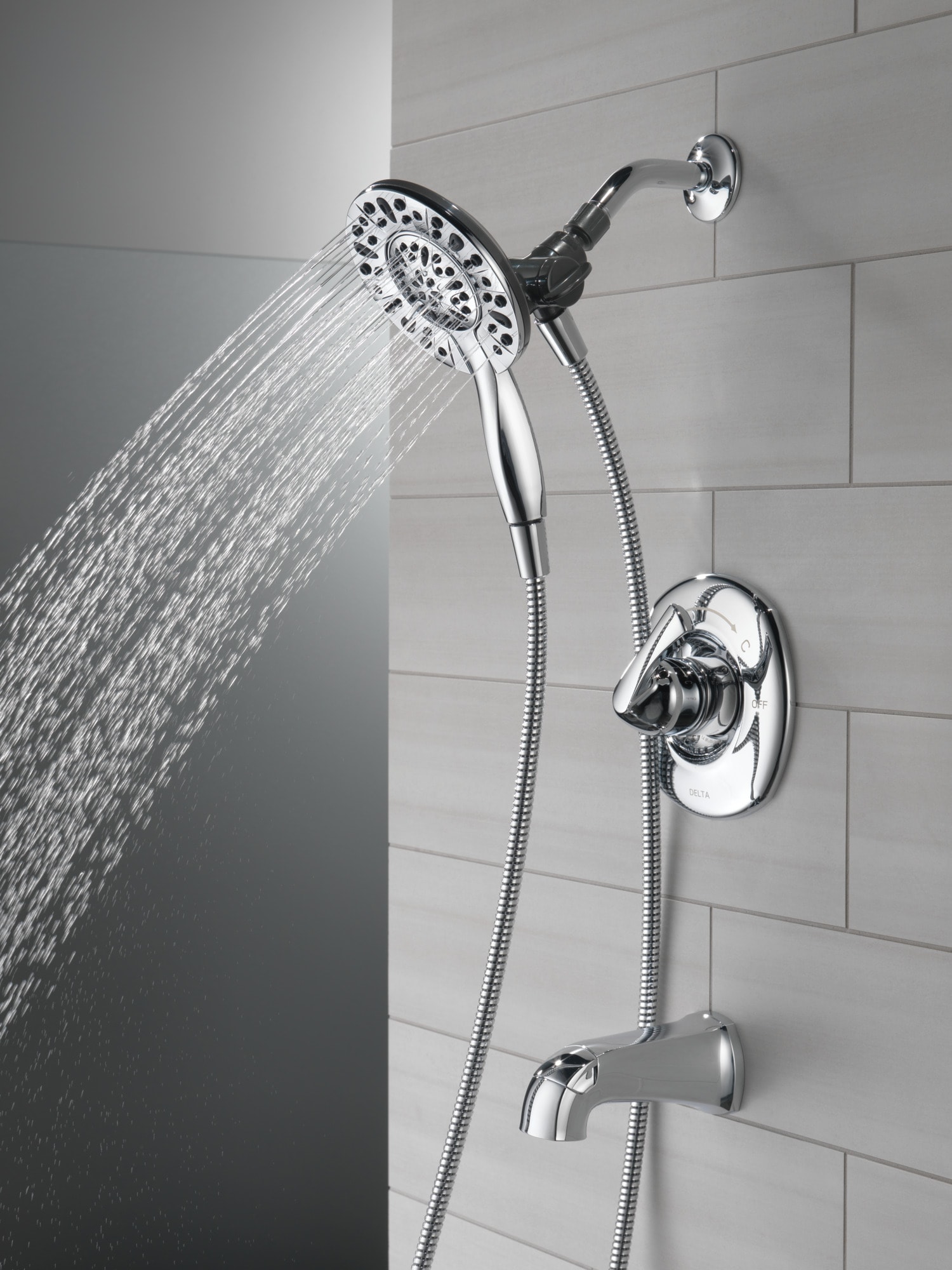 Grifo de bañera y ducha redondo de 6 pulgadas con cromo Larkin de Delta de una sola manija y funciones múltiples con válvula 144890-I.
