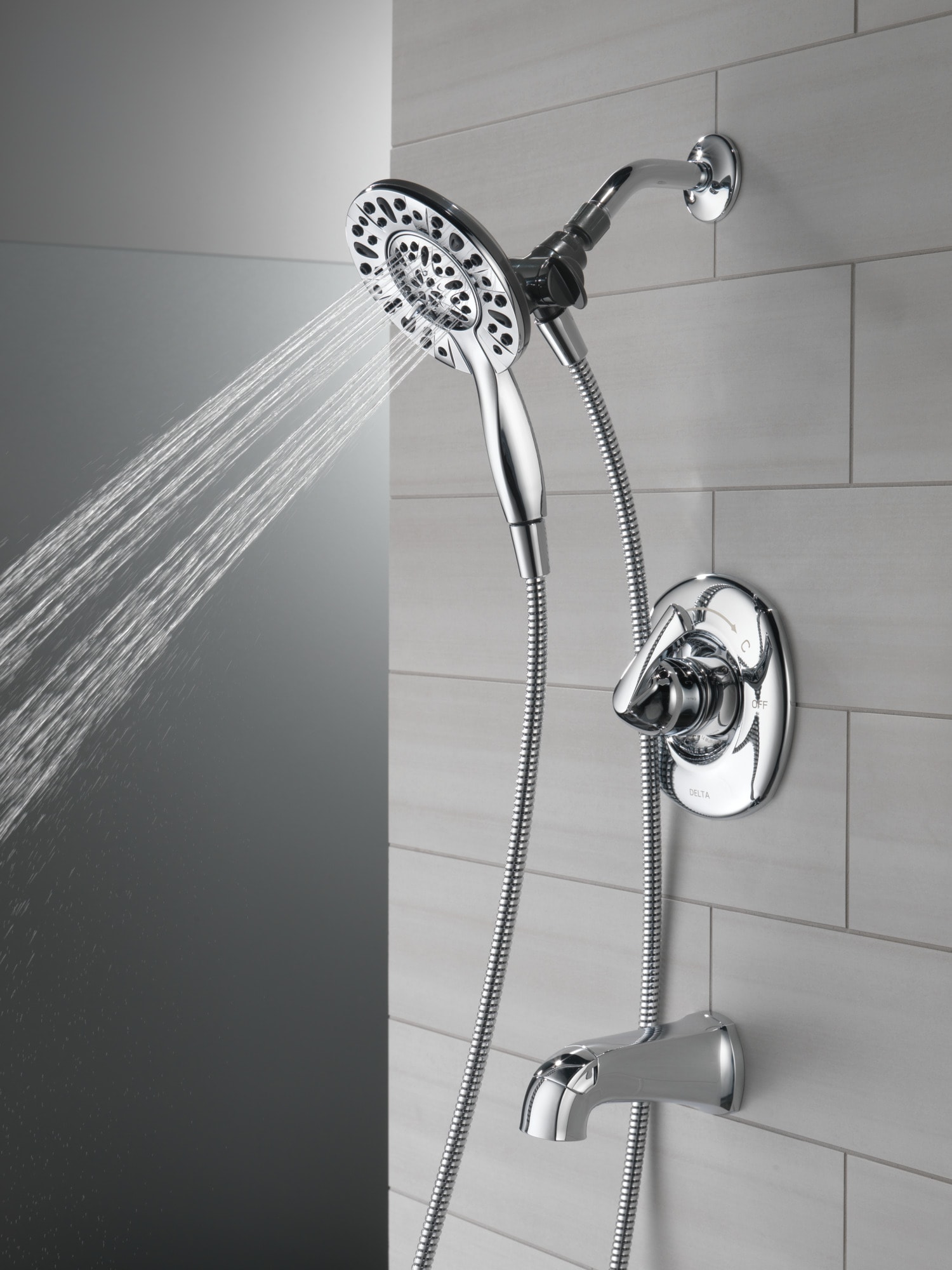 Grifo de bañera y ducha redondo de 6 pulgadas con cromo Larkin de Delta de una sola manija y funciones múltiples con válvula 144890-I.