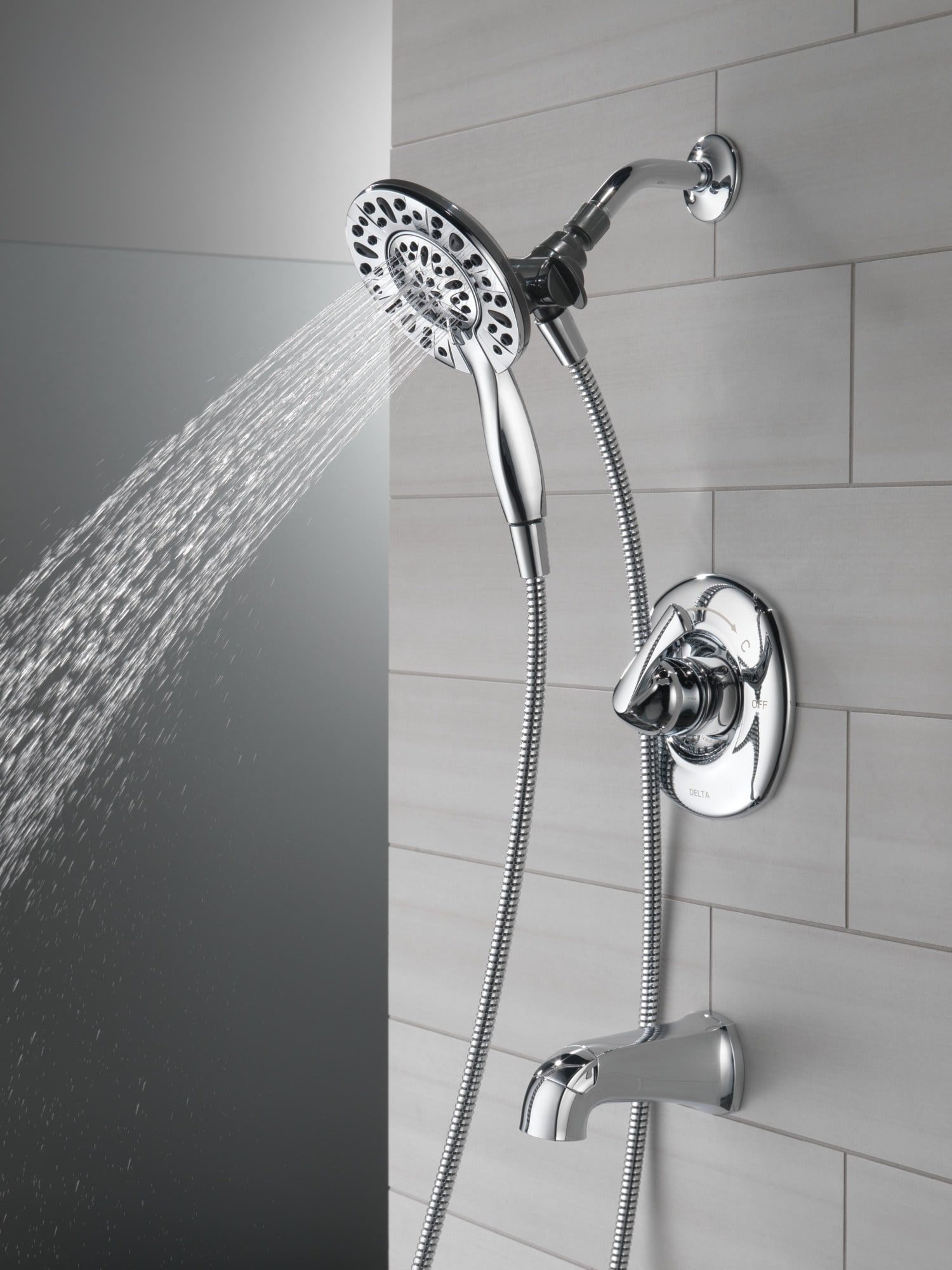 Grifo de bañera y ducha redondo de 6 pulgadas con cromo Larkin de Delta de una sola manija y funciones múltiples con válvula 144890-I.