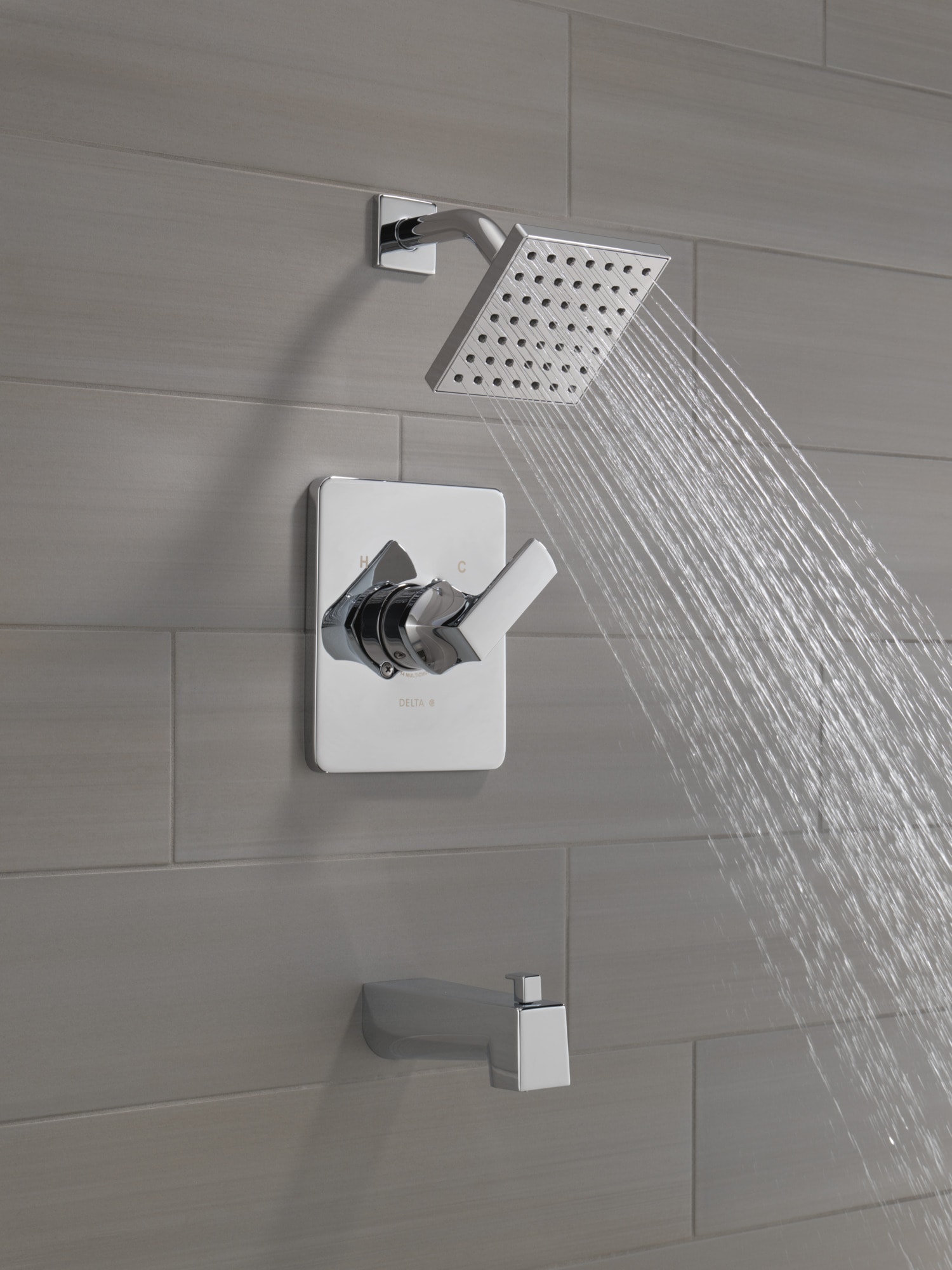 Grifo para bañera y ducha de una sola función con un solo mango Delta Velum cromado de 6.5 pulgadas.