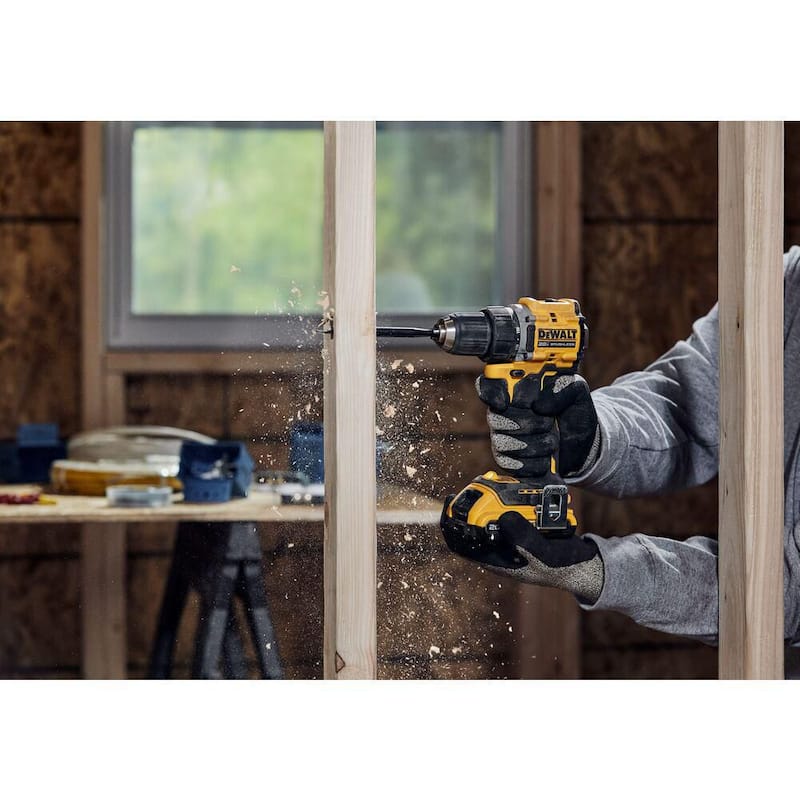 Kit de Taladro/Atornillador Compacto Inalámbrico DEWALT ATOMIC de 20 Voltios con Batería de Iones de Litio de 2.0Ah, Cargador y Bolsa - DCD794D1
