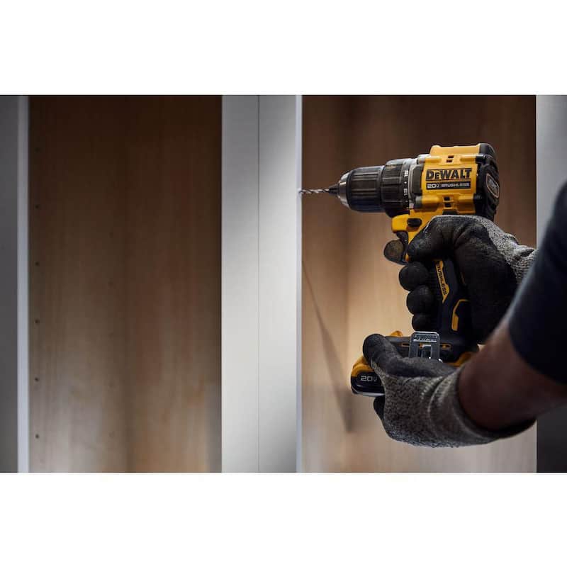 Kit de Taladro/Atornillador Compacto Inalámbrico DEWALT ATOMIC de 20 Voltios con Batería de Iones de Litio de 2.0Ah, Cargador y Bolsa - DCD794D1