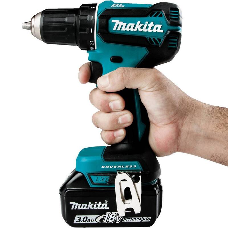 Juego de taladro atornillador Makita 18V LXT de iones de litio sin escobillas inalámbrico de 1/2 pulgadas, 3.0Ah - XFD131
