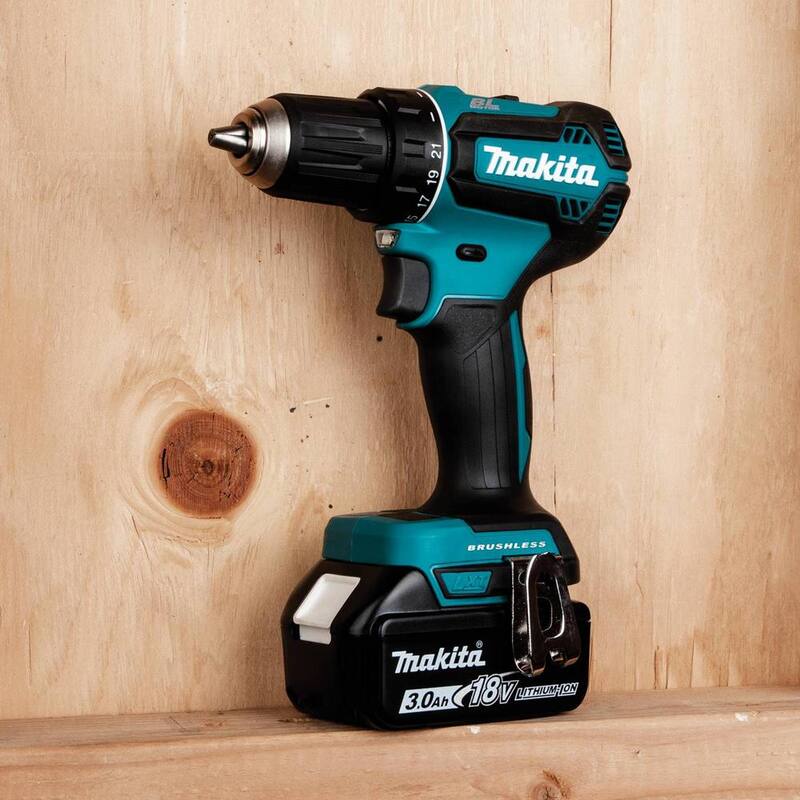 Juego de taladro atornillador Makita 18V LXT de iones de litio sin escobillas inalámbrico de 1/2 pulgadas, 3.0Ah - XFD131
