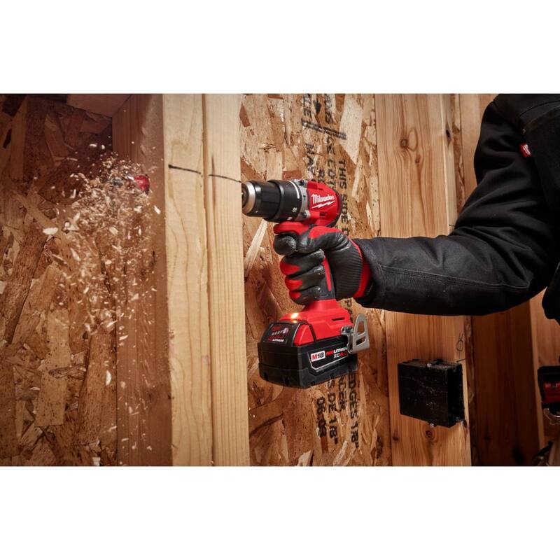 Milwaukee M18 Taladro/Atornillador Percutor Inalámbrico sin Escobillas de Litio-Ion de 18V 1/2 pulg. Compacto (Herramienta Únicamente) - 3602-20
