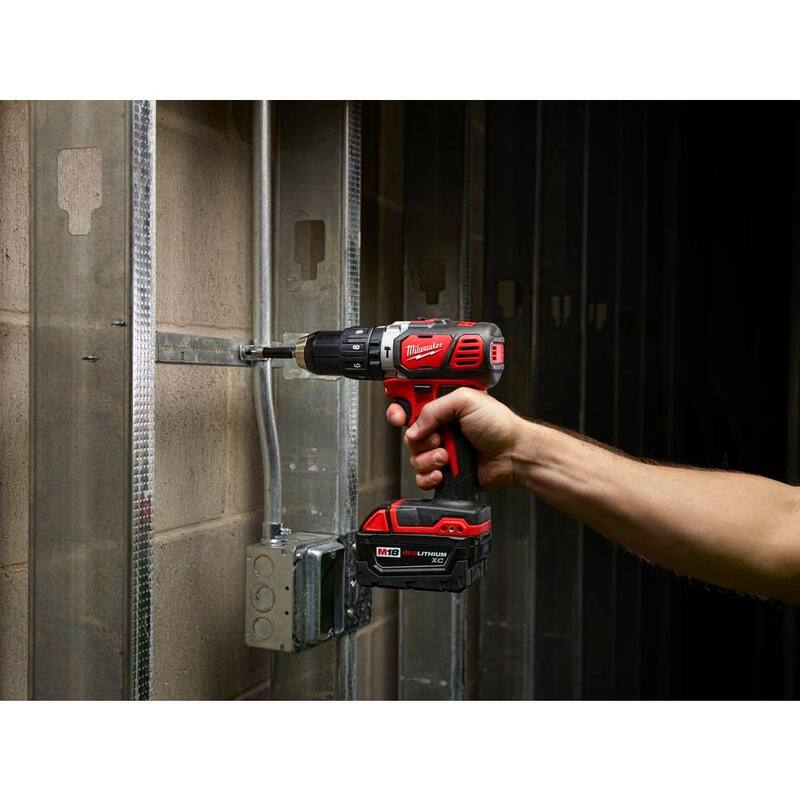 Milwaukee M18 Taladro/Atornillador de Percusión Inalámbrico de Iones de Litio de 18V 1/2 pulgadas (Herramienta solamente) - 2607-20