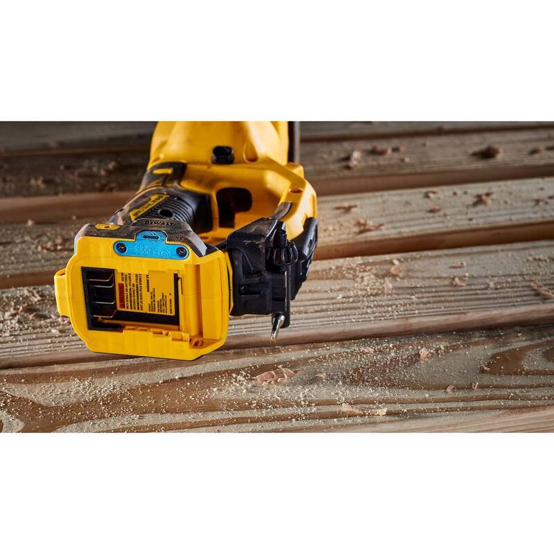 DEWALT 20V Taladro compacto inalámbrico sin escobillas de 1/2 pulgadas para montantes y vigas con ventaja FLEXVOLT (Herramienta solamente) - DCD444B