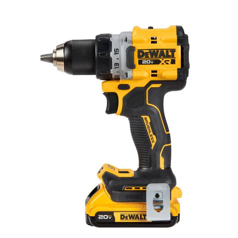 Juego de taladro inalámbrico DEWALT 20V MAX de iones de litio sin escobillas 1/2 pulg. con (2) baterías de 2.0 Ah, cargador y bolso - DCD800D2