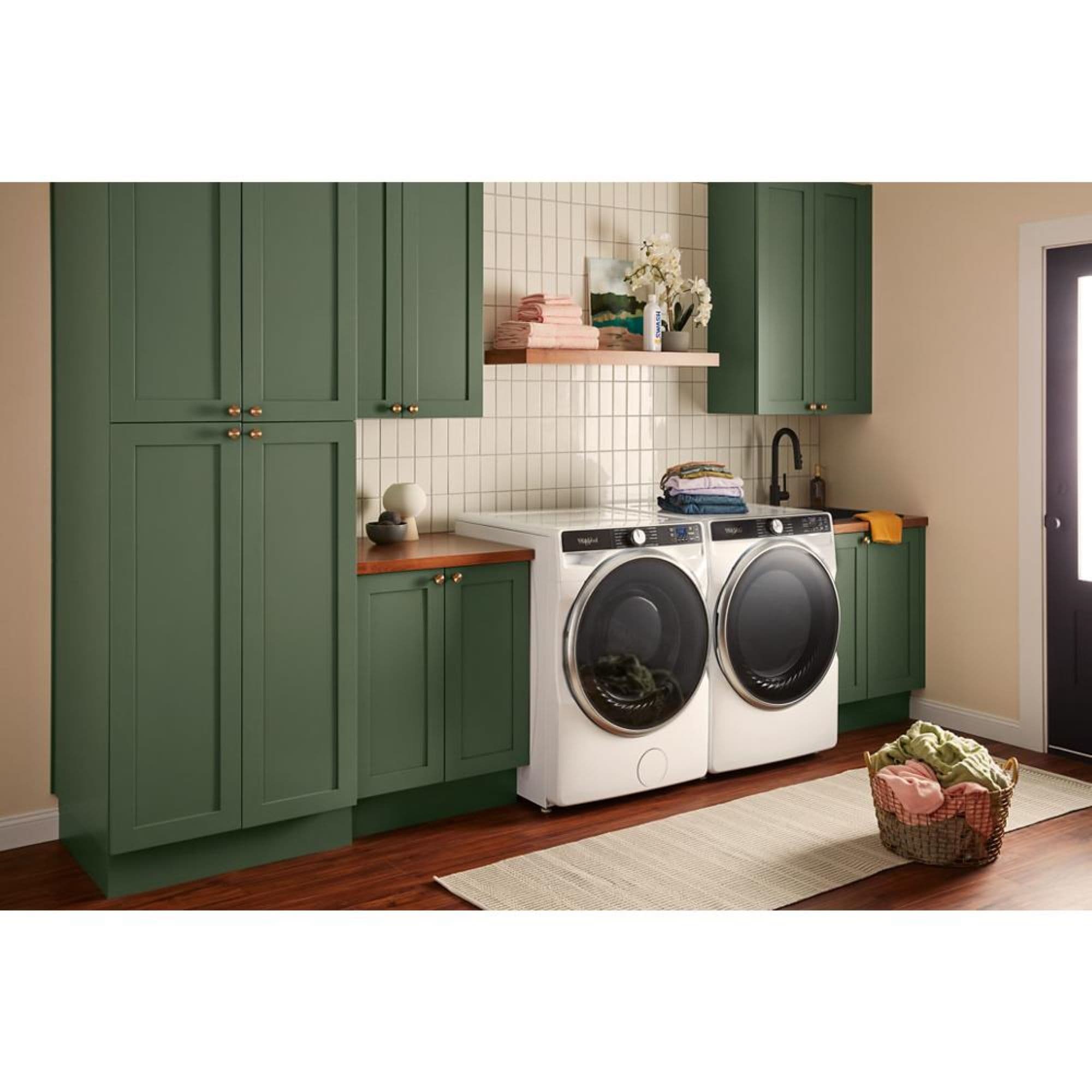 Secadora de gas apilable compatible con vapor de 7.4 pies cúbicos de Whirlpool (Blanca)