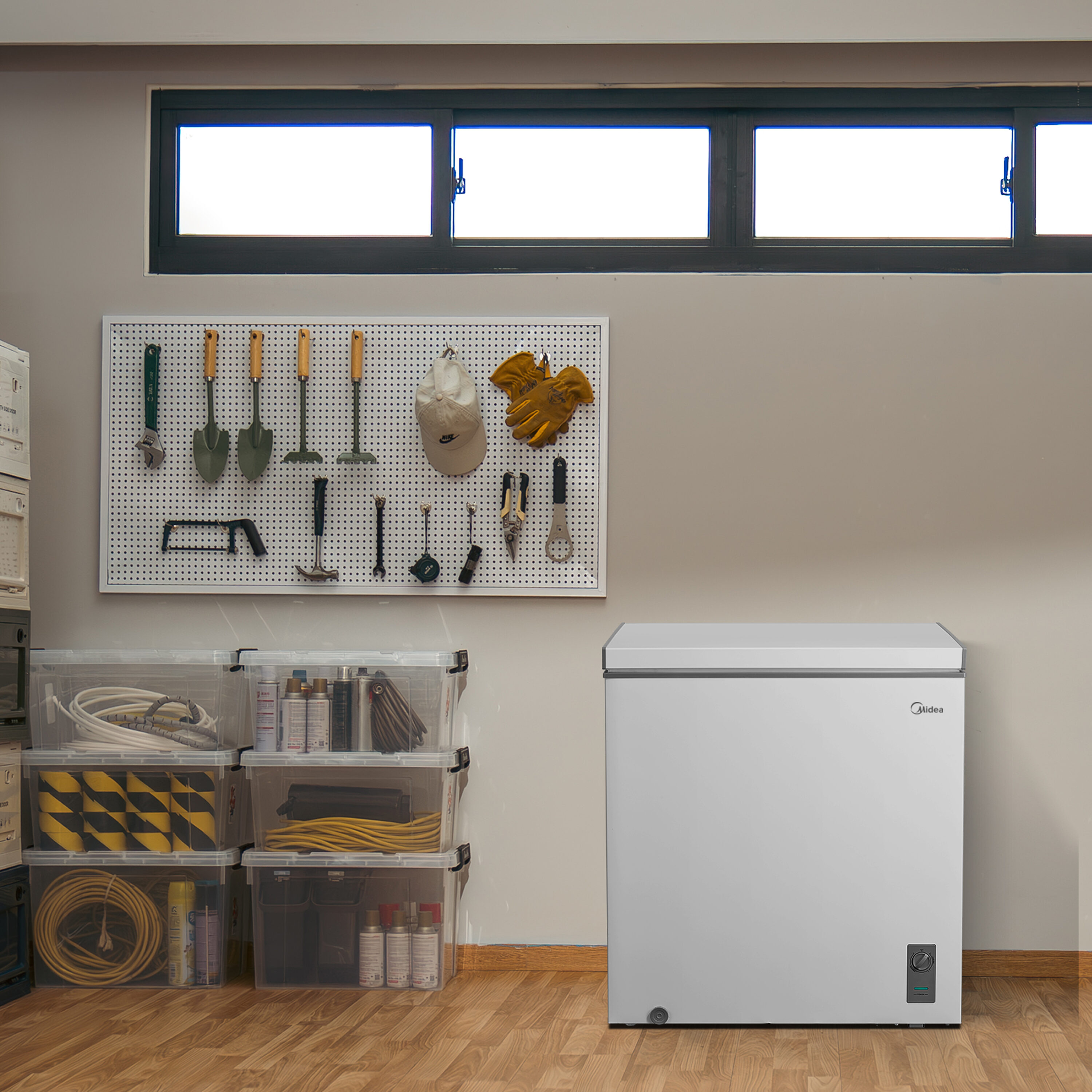 Congelador de Sótano de 7 pies cúbicos listo para el Garaje Convertible a Refrigerador (Blanco)