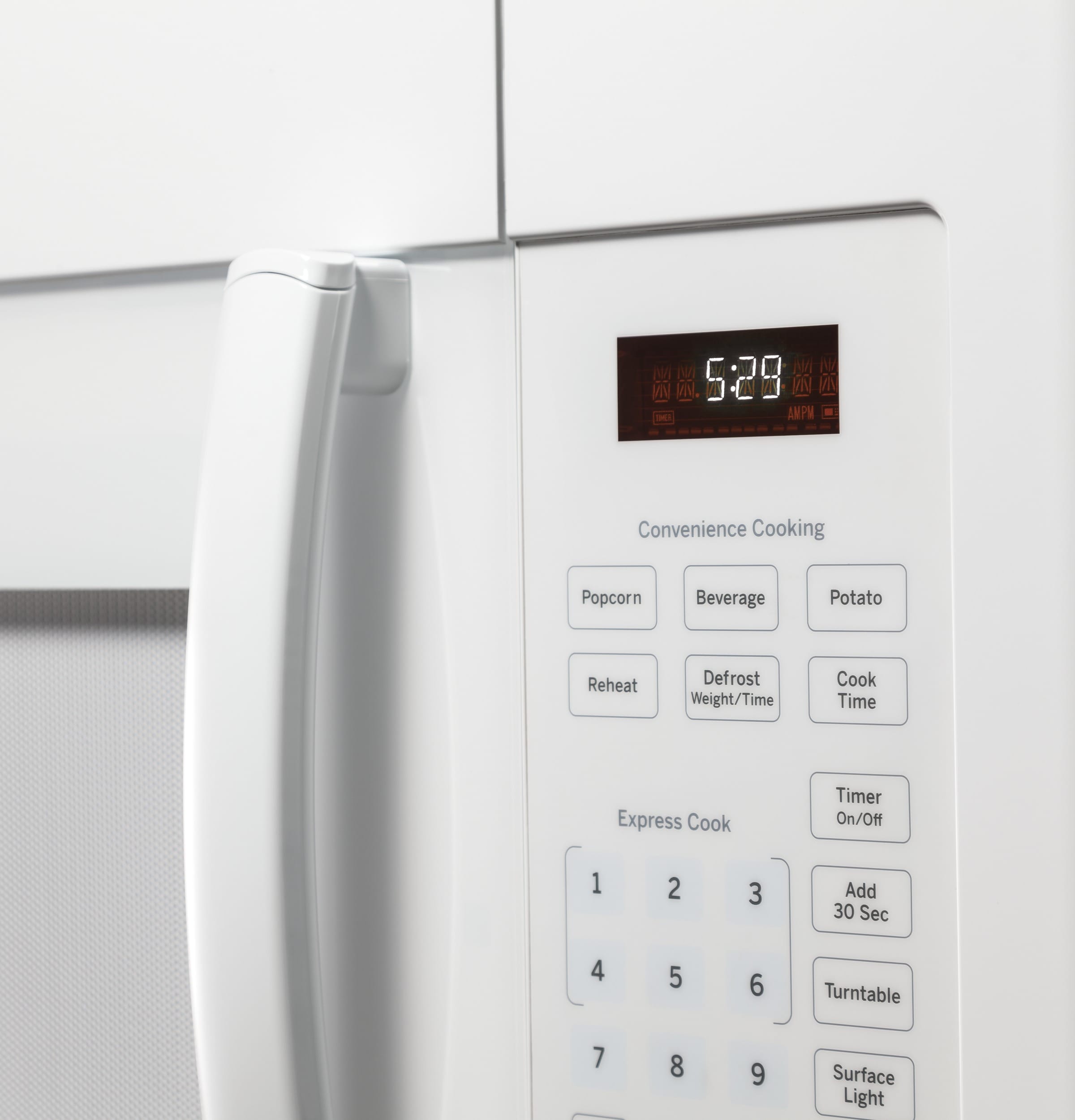 Microondas de 1.6 pies cúbicos sobre la estufa de 29.875 pulgadas (blanco)