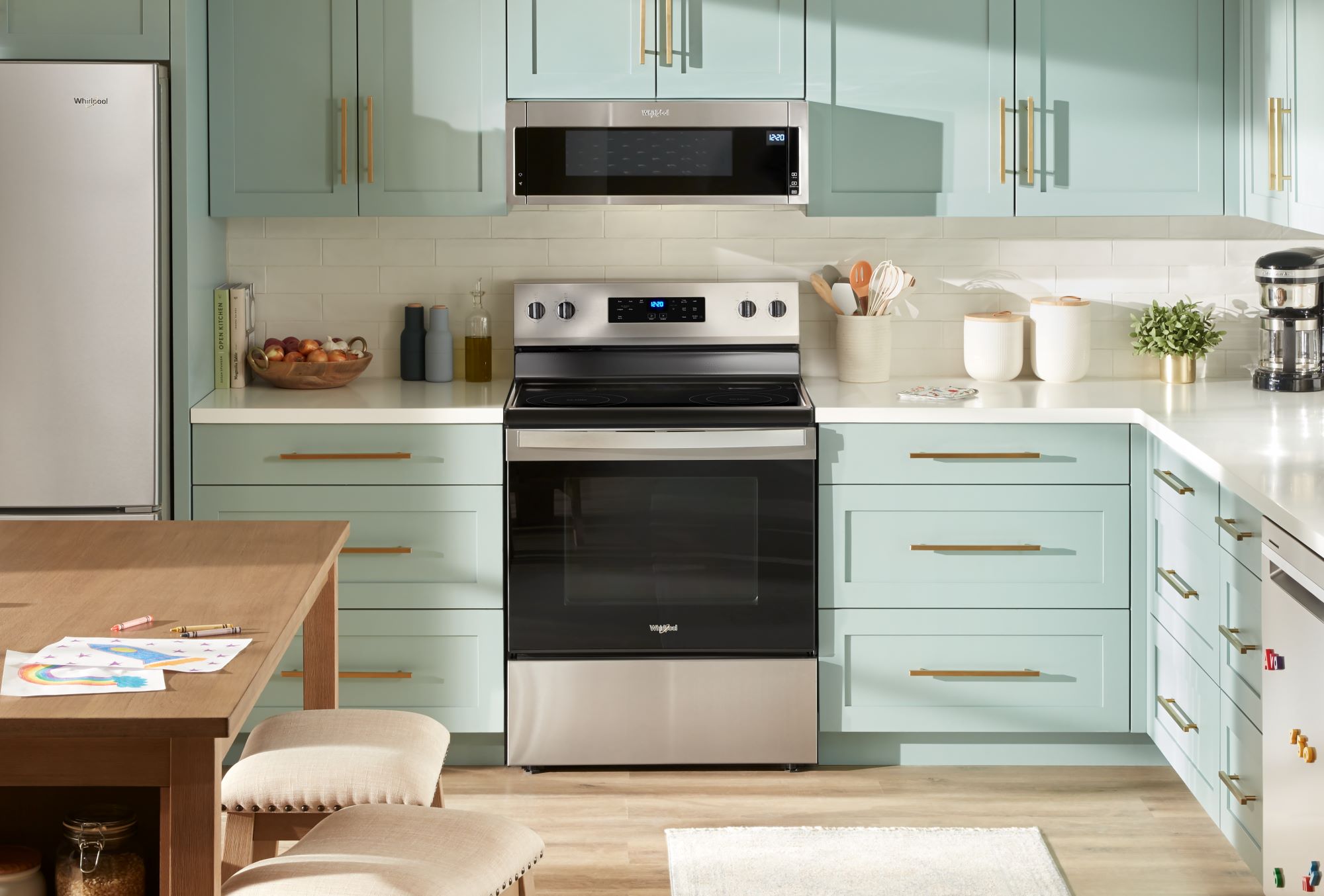 Estufa eléctrica independiente de vidrio de 30 pulgadas con 4 quemadores y horno de 5.3 pies cúbicos de acero inoxidable Whirlpool WFES3530RS