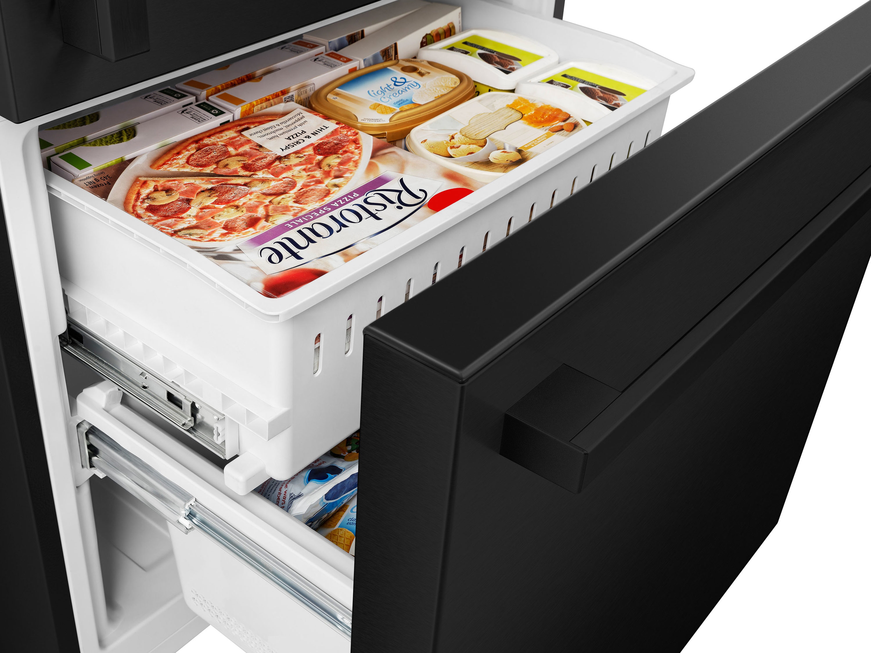 Refrigerador de Profundidad de Mostrador Hisense de 17.2 pies cúbicos con congelador inferior en acero negro metálico - Certificado ENERGY STAR HRB171N6ABE