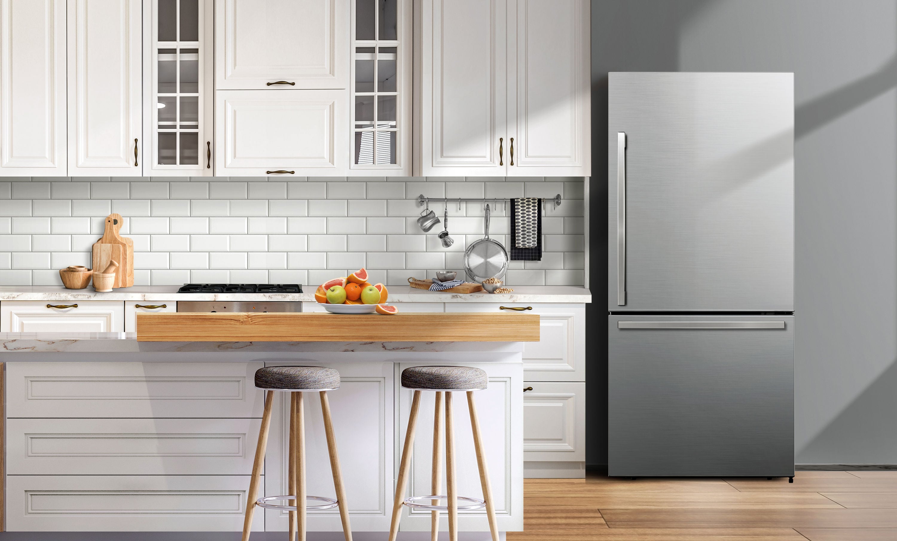 Refrigerador Hisense de 17.2 pies cúbicos con congelador en la parte inferior y fabricador de hielo (Acero inoxidable resistente a huellas dactilares) Certificado ENERGY STAR HRB171N6BSE
