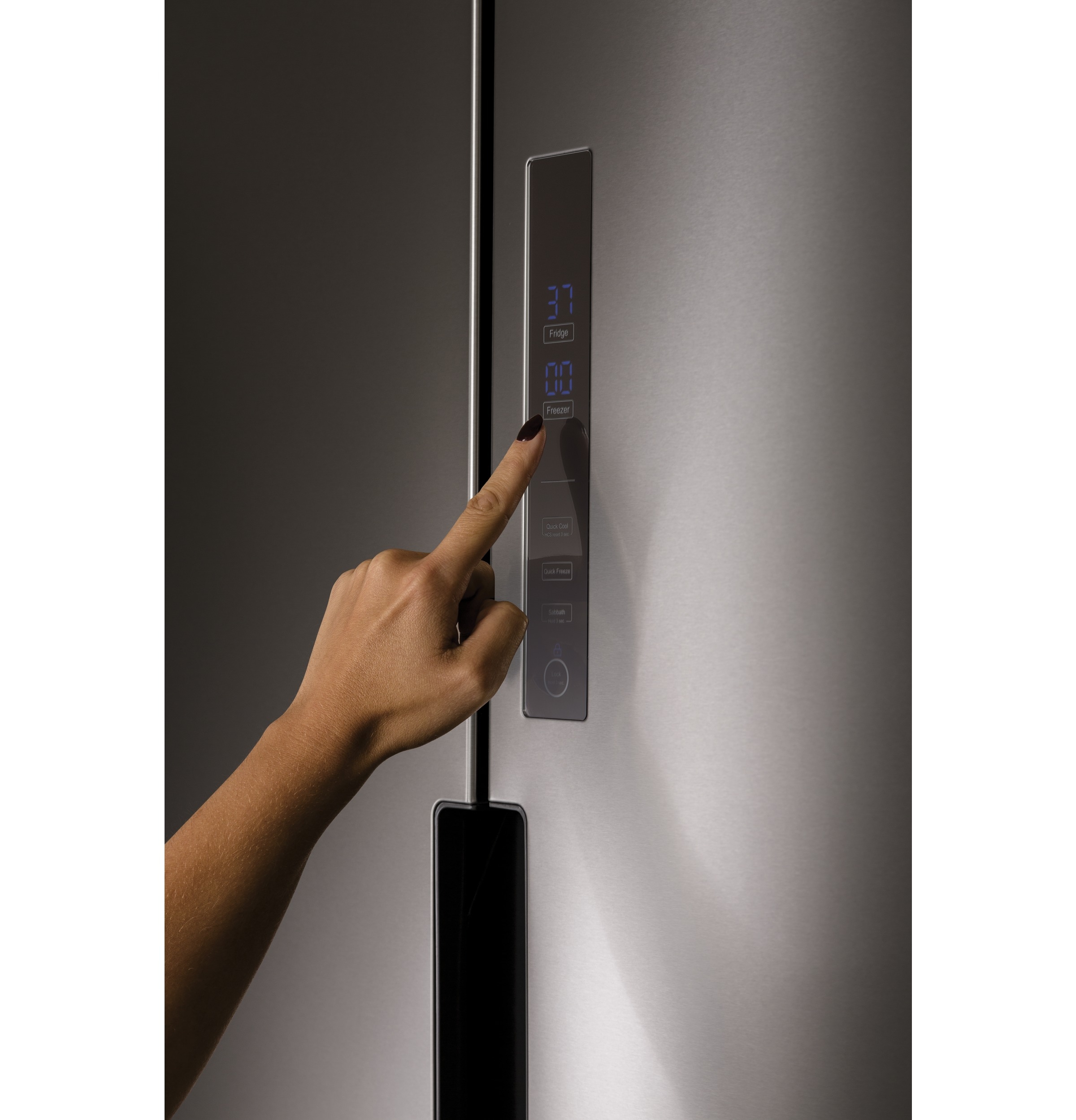 Refrigerador Haier de 16.8 pies cúbicos de profundidad de mostrador con congelador inferior y opción de fabricador de hielo (se vende por separado) (Acero inoxidable) Certificado ENERGY STAR QHE16HYPFS