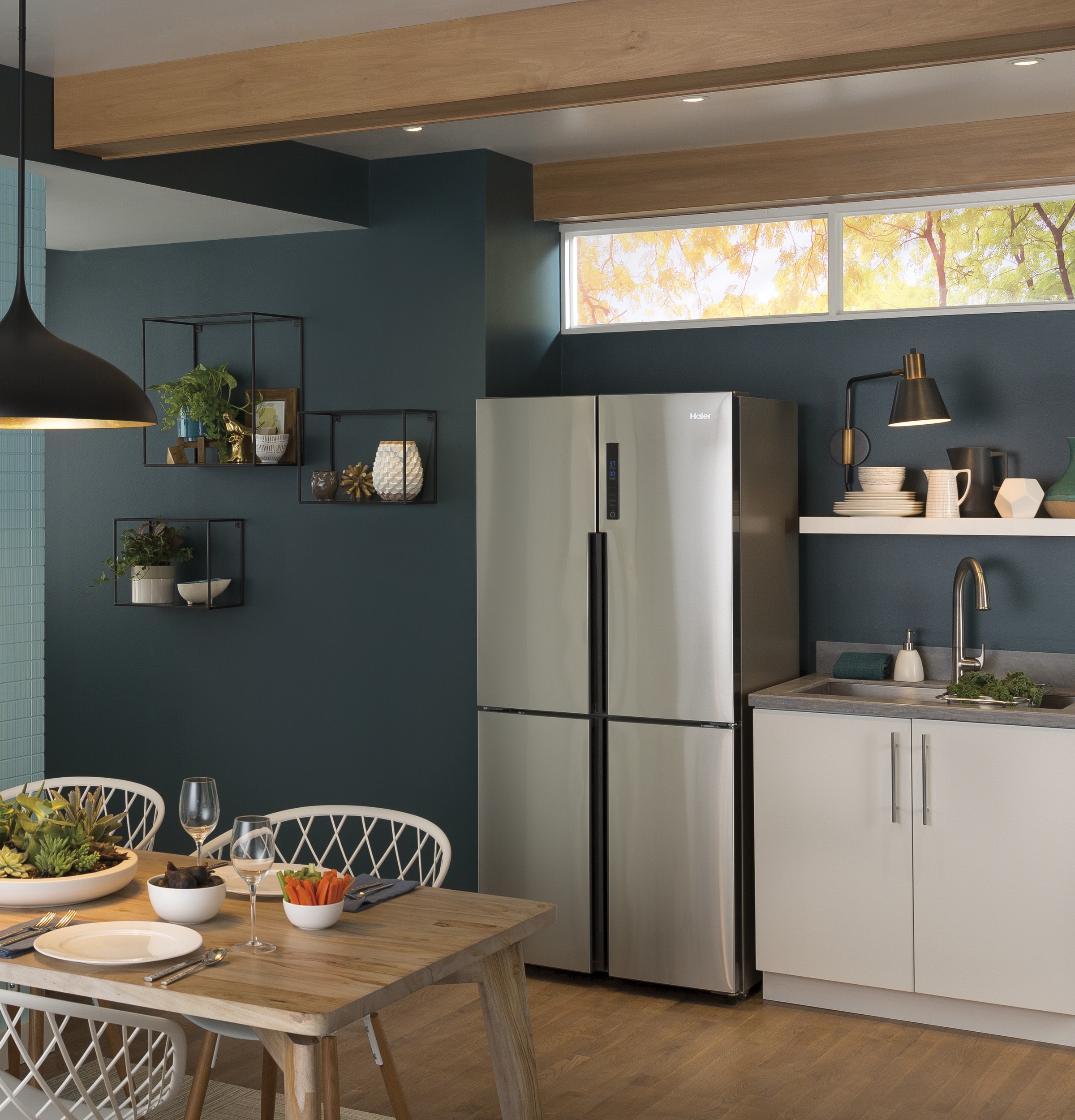 Refrigerador Haier de 16.8 pies cúbicos de profundidad de mostrador con congelador inferior y opción de fabricador de hielo (se vende por separado) (Acero inoxidable) Certificado ENERGY STAR QHE16HYPFS
