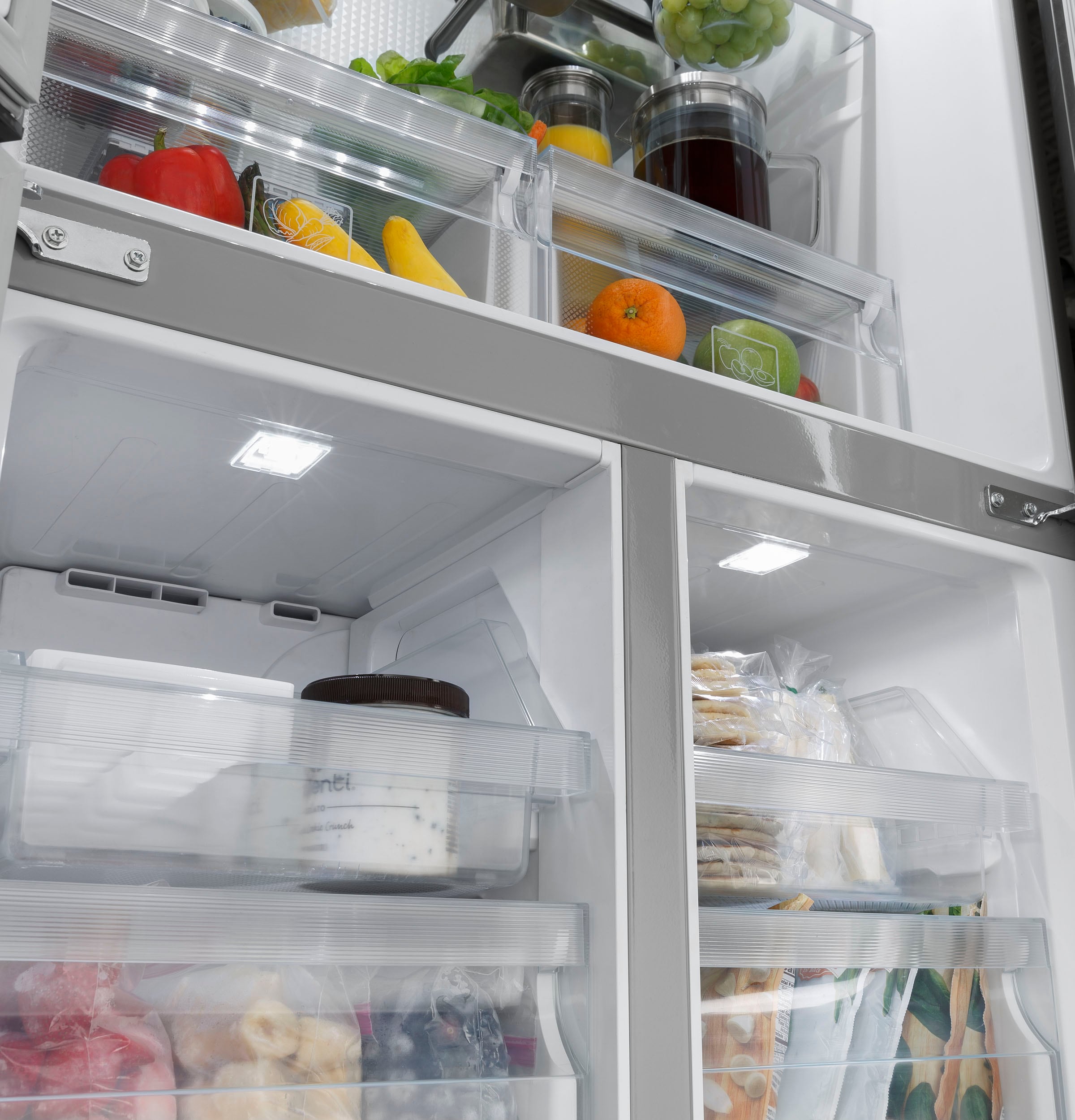 Refrigerador Haier de 16.8 pies cúbicos de profundidad de mostrador con congelador inferior y opción de fabricador de hielo (se vende por separado) (Acero inoxidable) Certificado ENERGY STAR QHE16HYPFS
