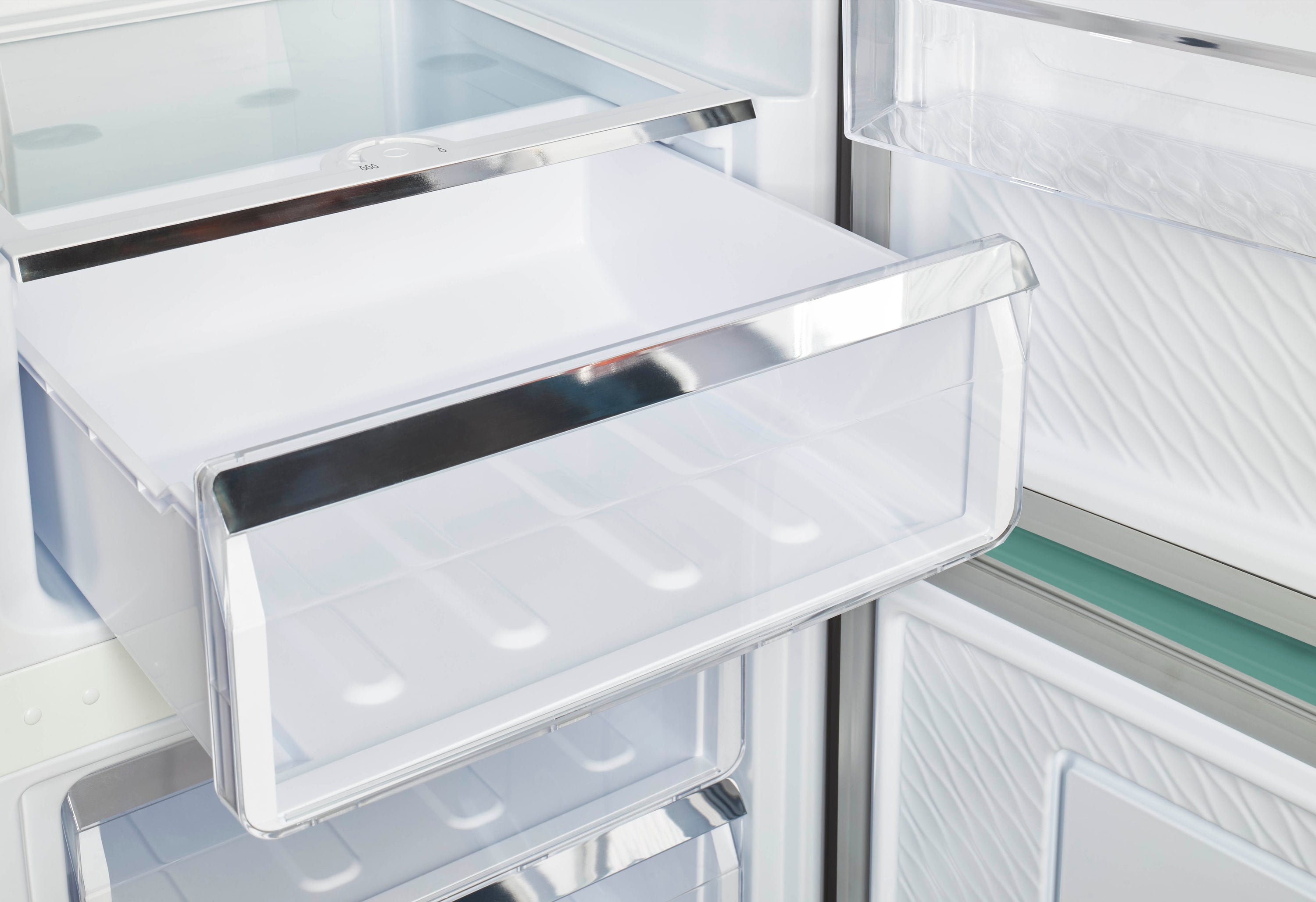 Refrigerador único de estilo clásico retro con congelador inferior de 11.7 pies cúbicos de profundidad de mostrador en color Ocean Mist Turquesa, certificado ENERGY STAR UGP-330L T AC.
