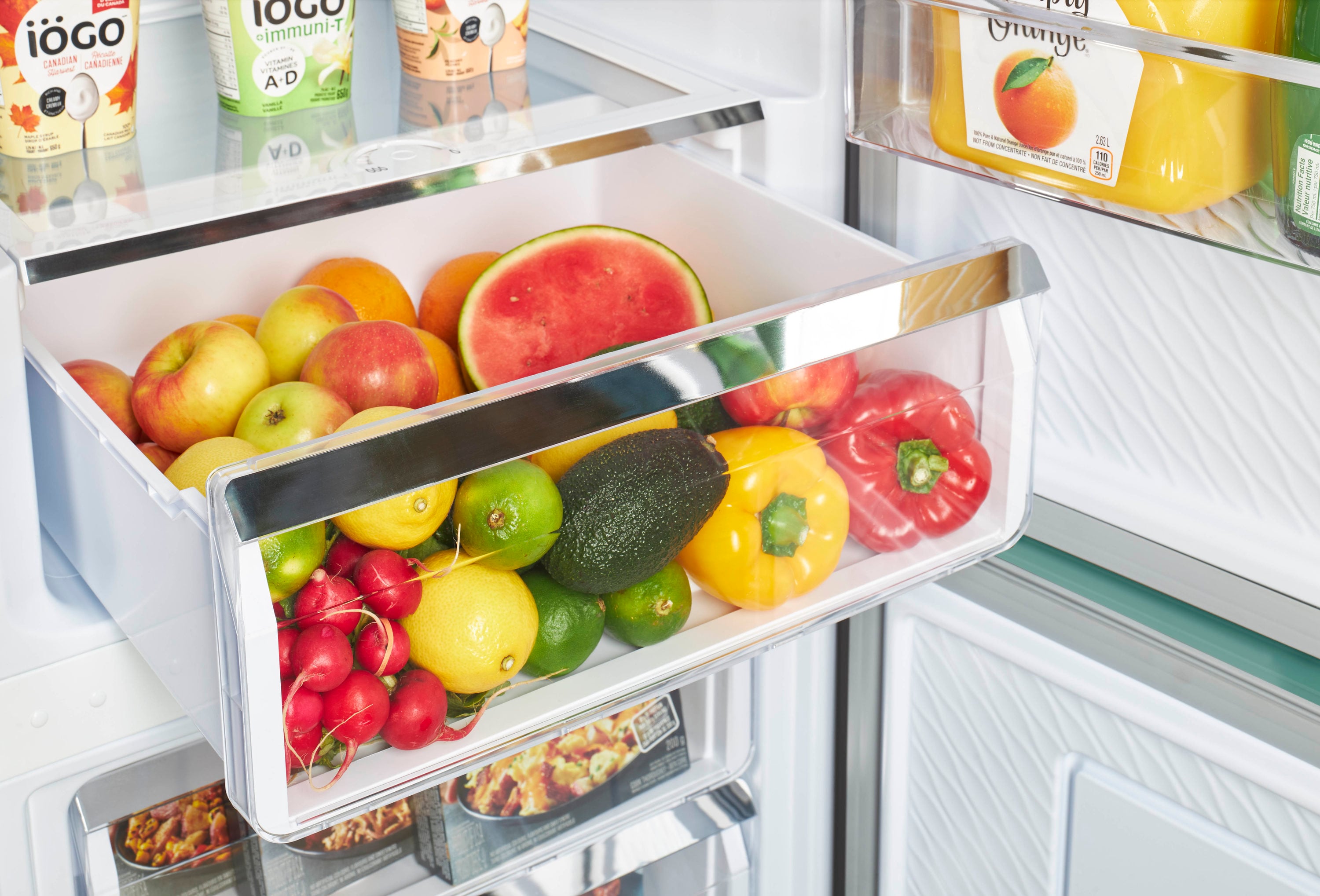 Refrigerador único de estilo clásico retro con congelador inferior de 11.7 pies cúbicos de profundidad de mostrador en color Ocean Mist Turquesa, certificado ENERGY STAR UGP-330L T AC.